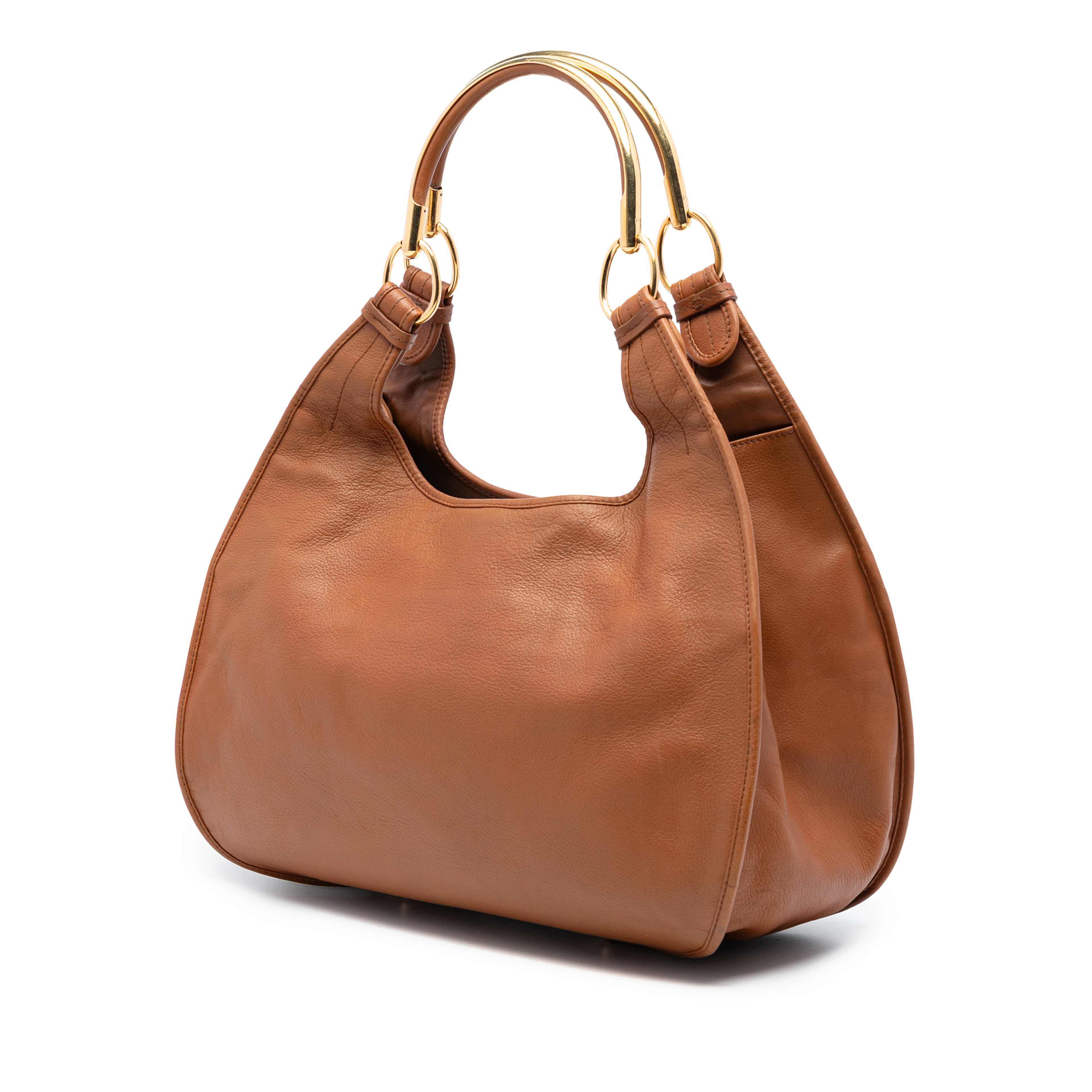 Dior Medium Embellished Leather 61 Hobo, från Luxclusif, i färgen camel. Klicka för att öppna bilden i stort format