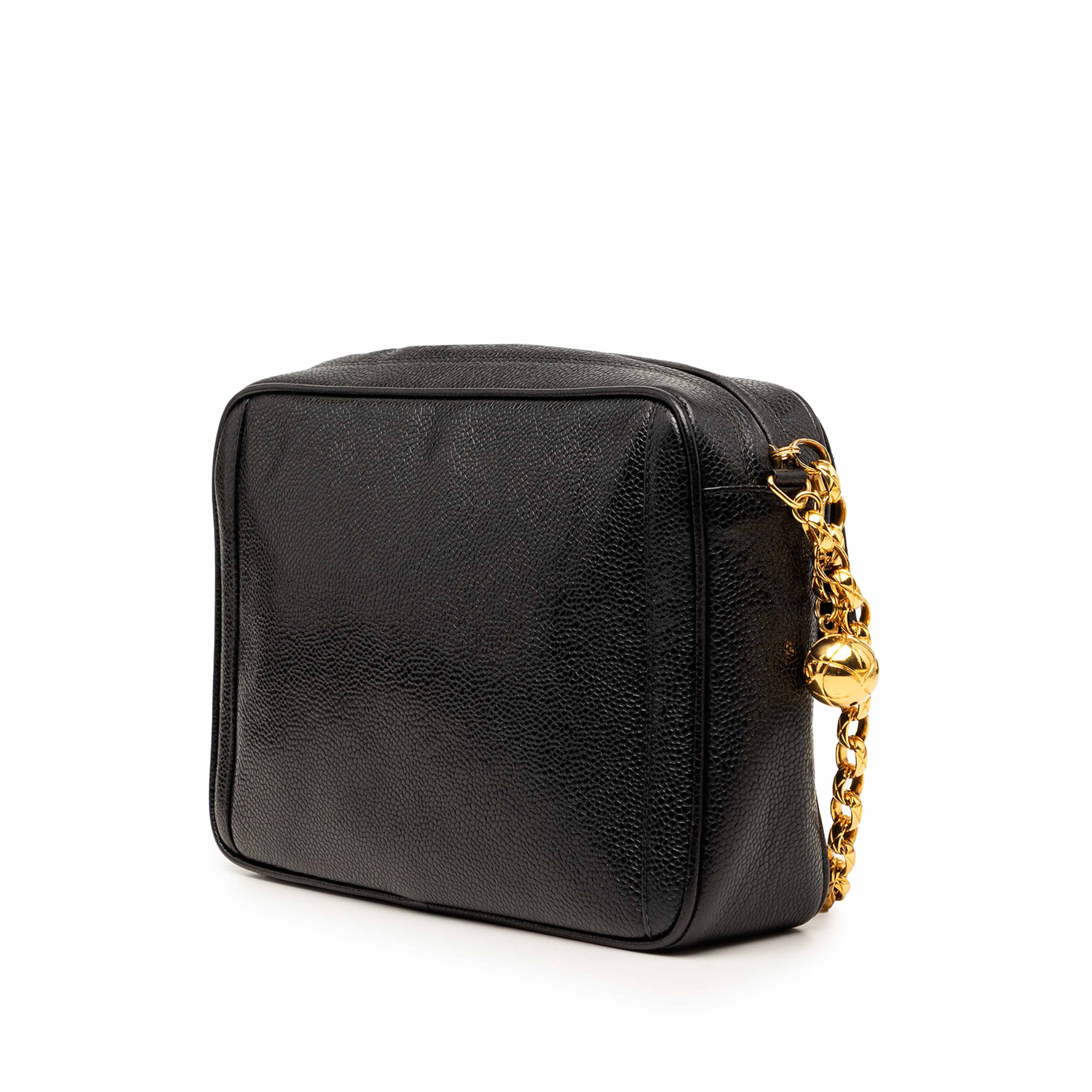 Chanel Cc Caviar Front Pocket Bijoux Chain Camera Bag, från Luxclusif, i färgen black. Klicka för att öppna bilden i stort format