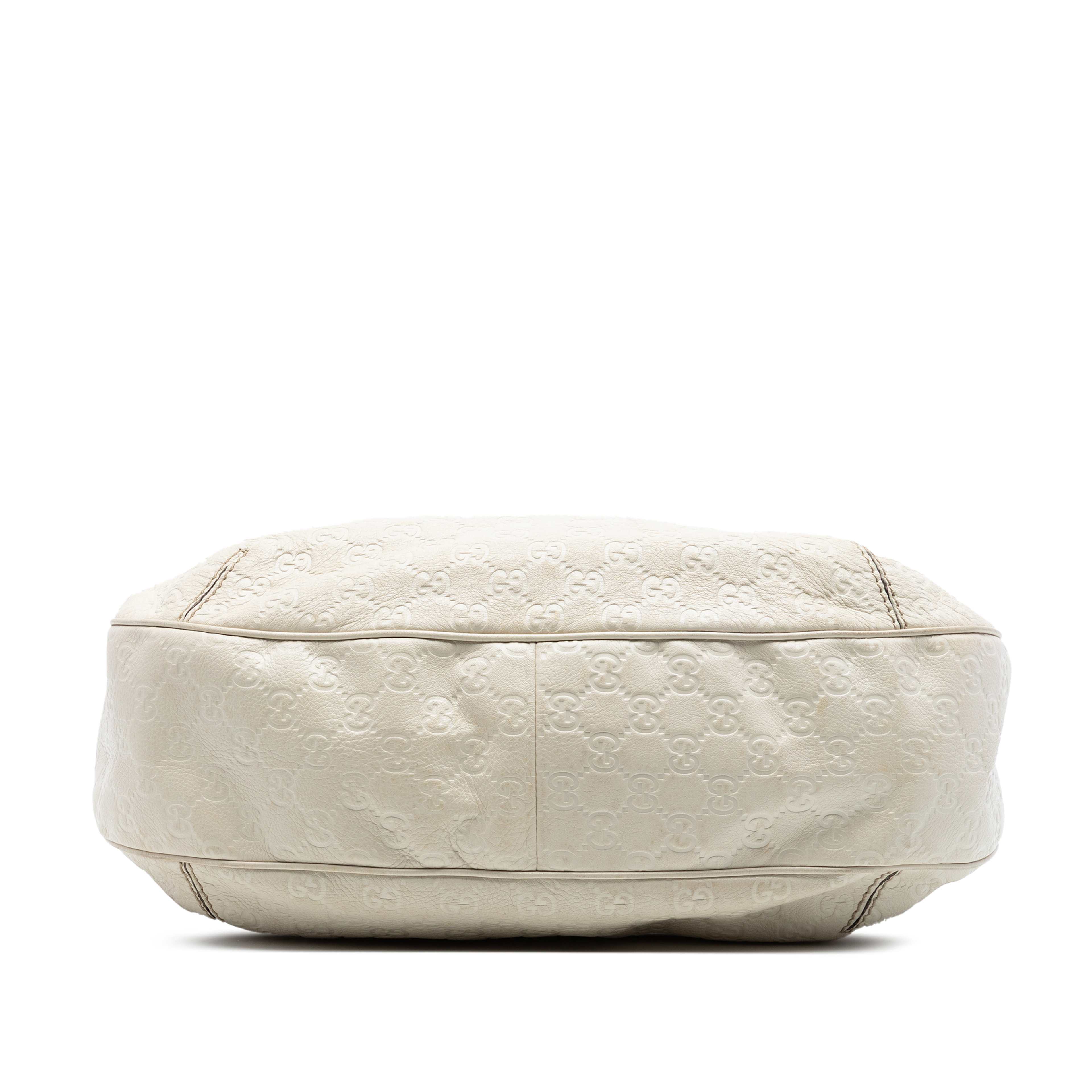 Gucci Large Guccissima New Ladies Hobo, från Luxclusif, i färgen ivory. Klicka för att öppna bilden i stort format