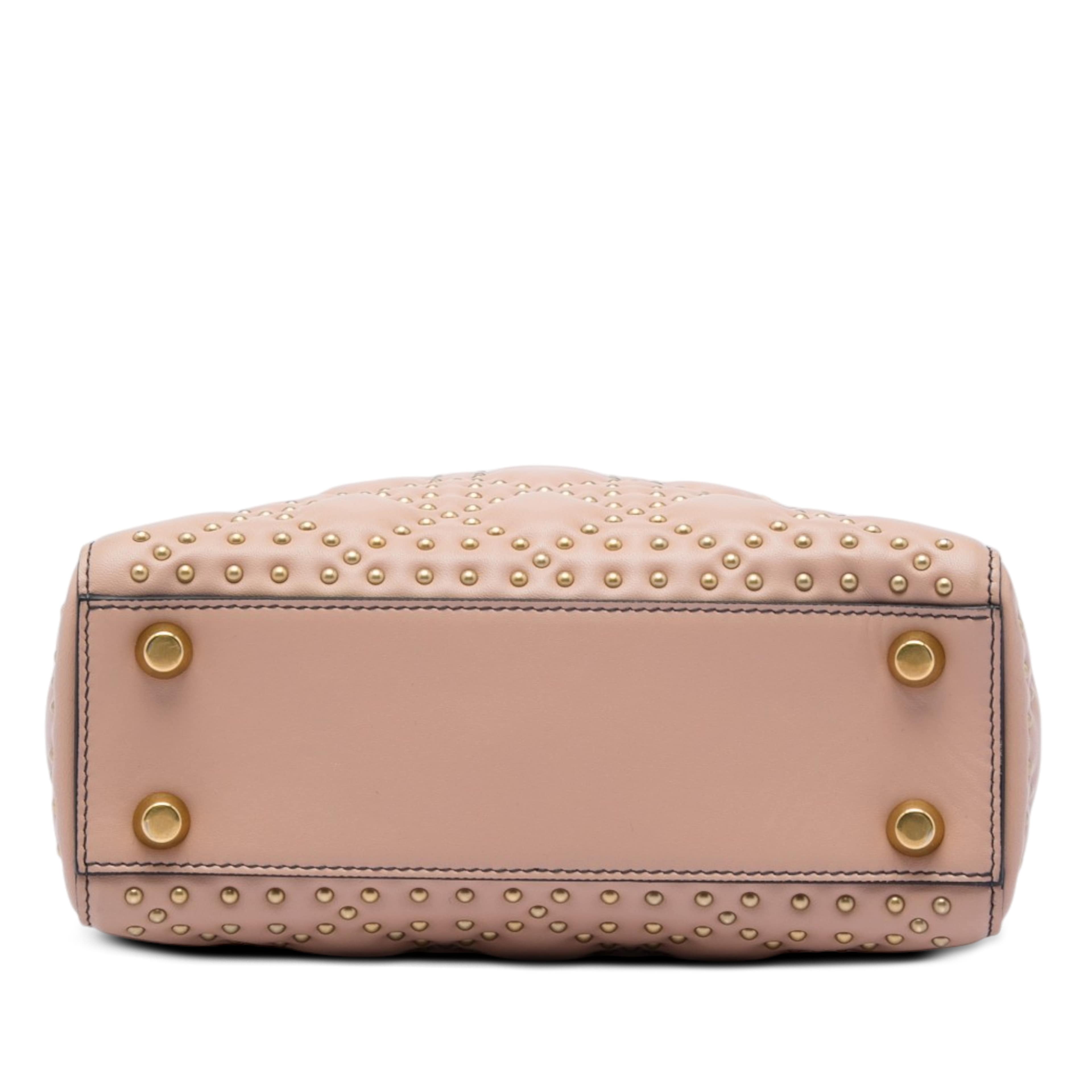Dior Small Lambskin Cannage Studded Supple Lady Dior, från Luxclusif, i färgen rosa. Klicka för att öppna bilden i stort format