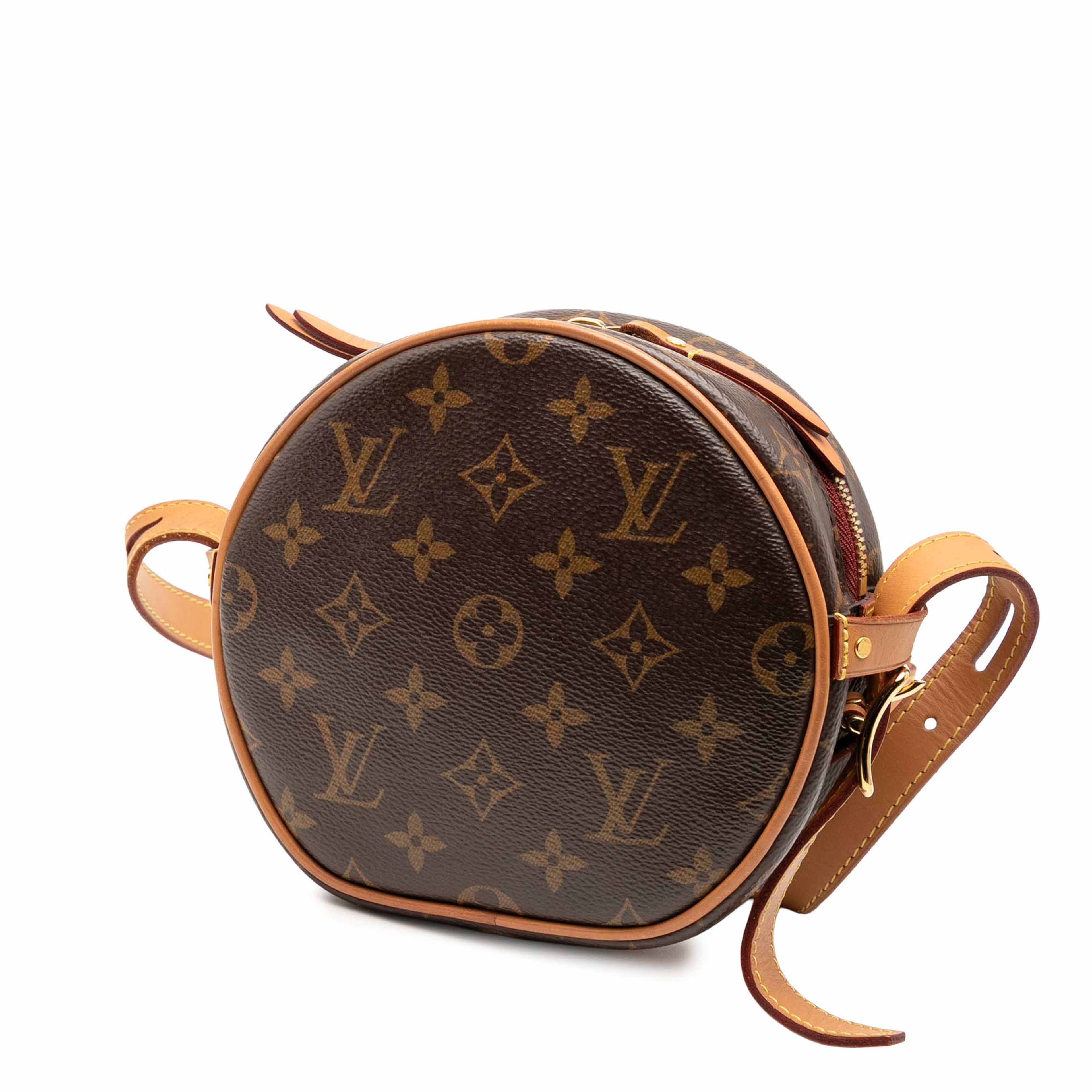 Louis Vuitton Monogram Boite Chapeau Souple Pm, från Luxclusif, i färgen brown. Klicka för att öppna bilden i stort format