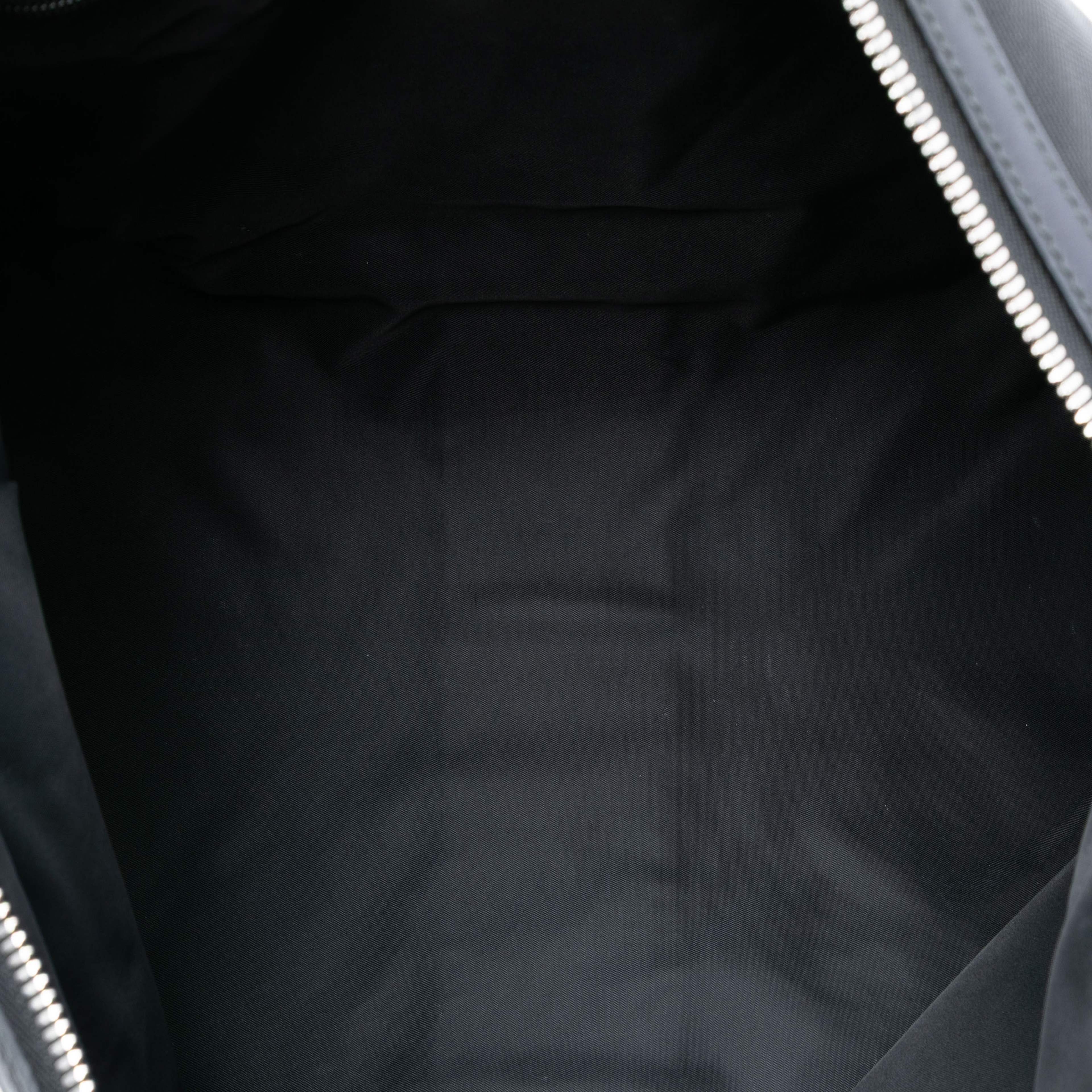 Gucci Techno Canvas Web Travel Bag, från Luxclusif, i färgen black. Klicka för att öppna bilden i stort format