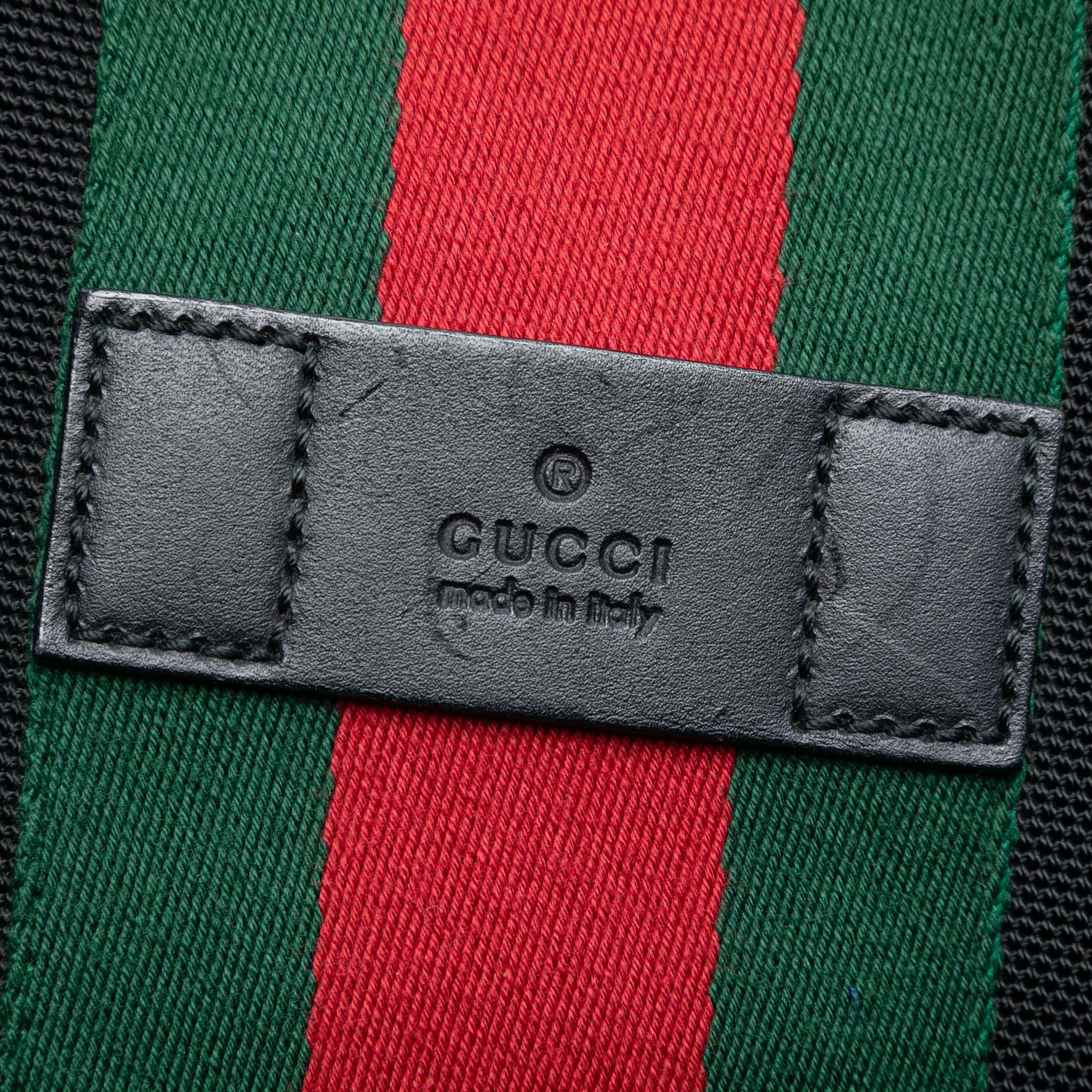 Gucci Techno Canvas Web Travel Bag, från Luxclusif, i färgen black. Klicka för att öppna bilden i stort format