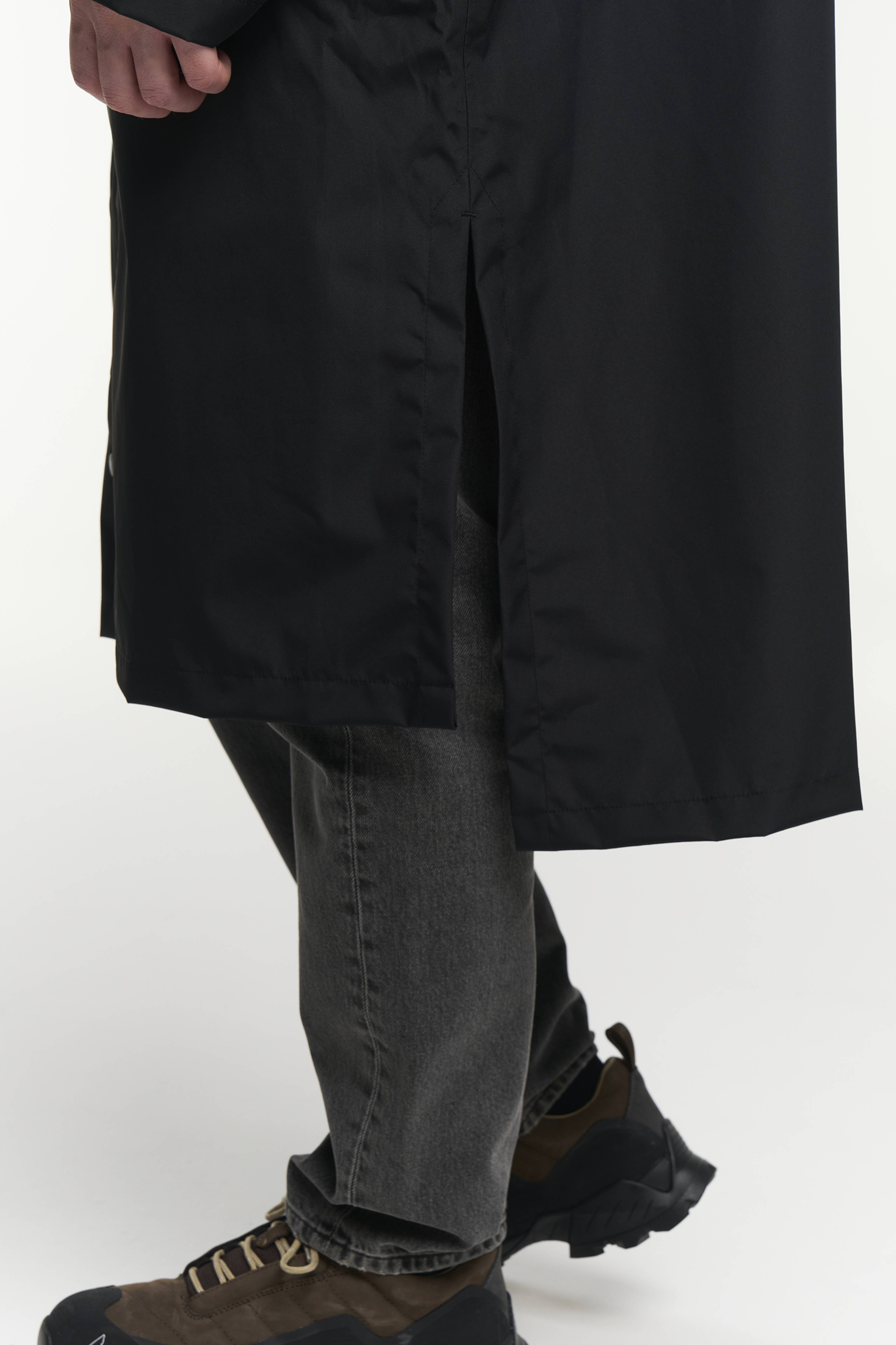 Drizzle Parka Unisex, från Tenson, i färgen svart. Klicka för att öppna bilden i stort format