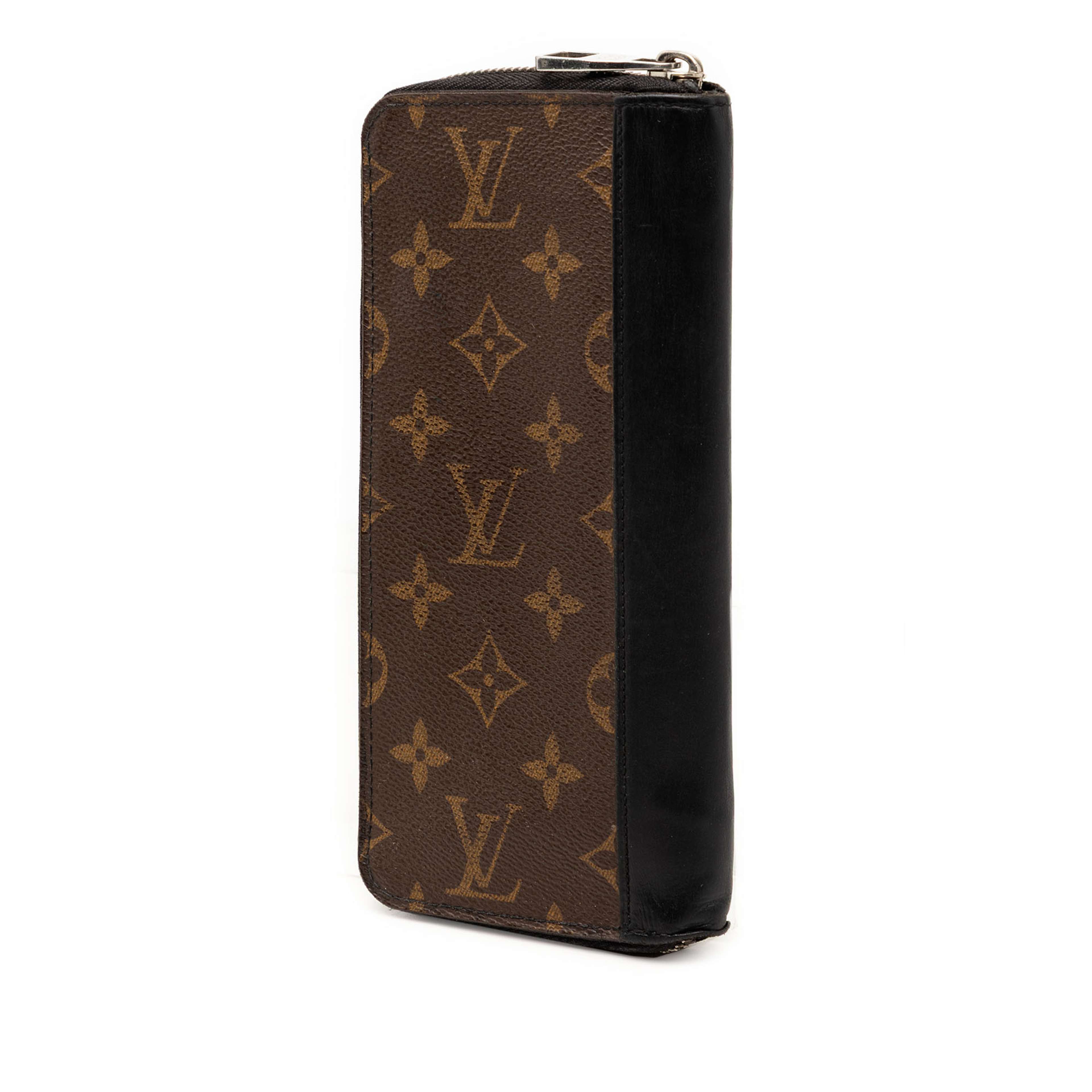 Louis Vuitton Monogram Macassar Vertical Zippy Wallet, från Luxclusif, i färgen brun. Klicka för att öppna bilden i stort format