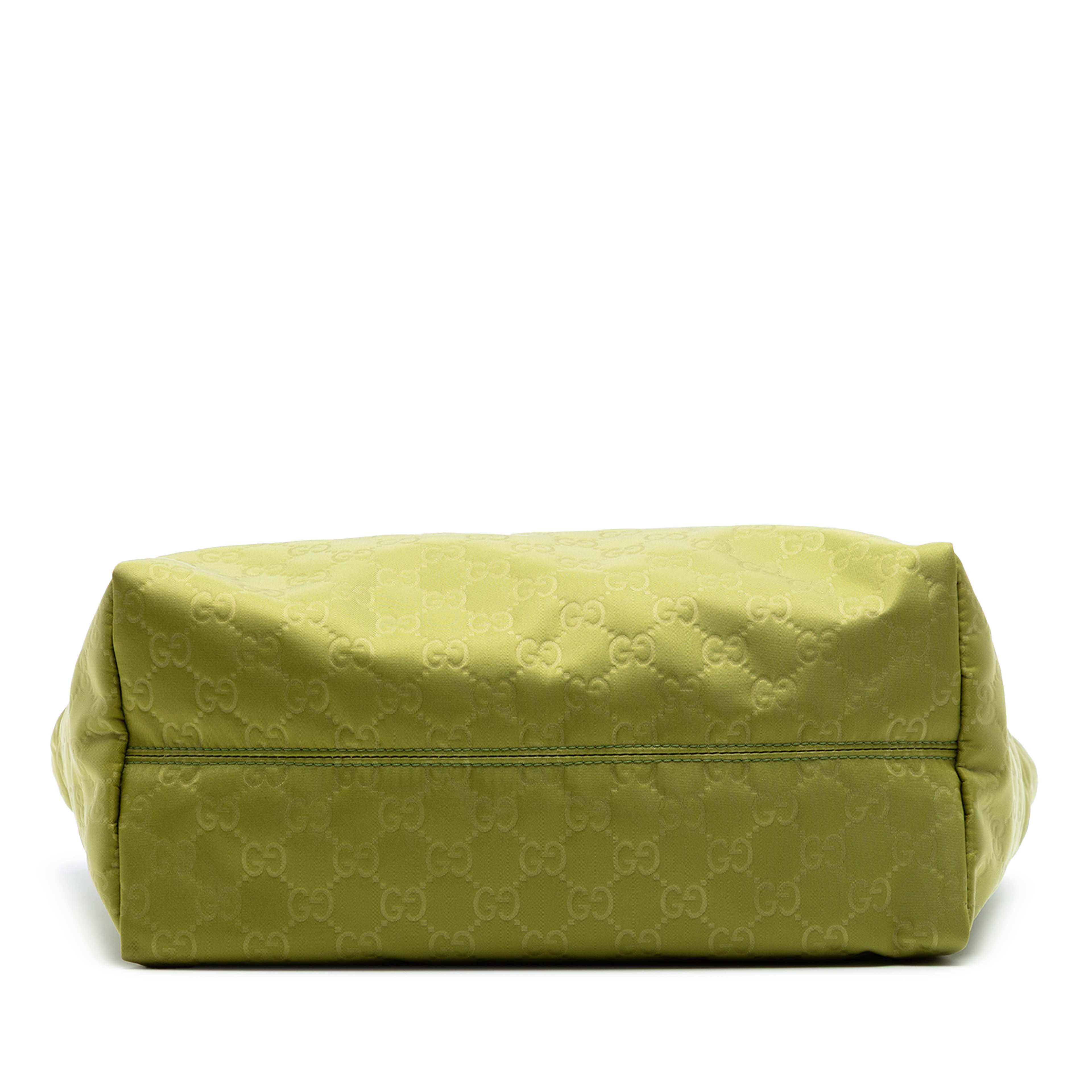 Gucci Gg Nylon Tote, från Luxclusif, i färgen grön. Klicka för att öppna bilden i stort format