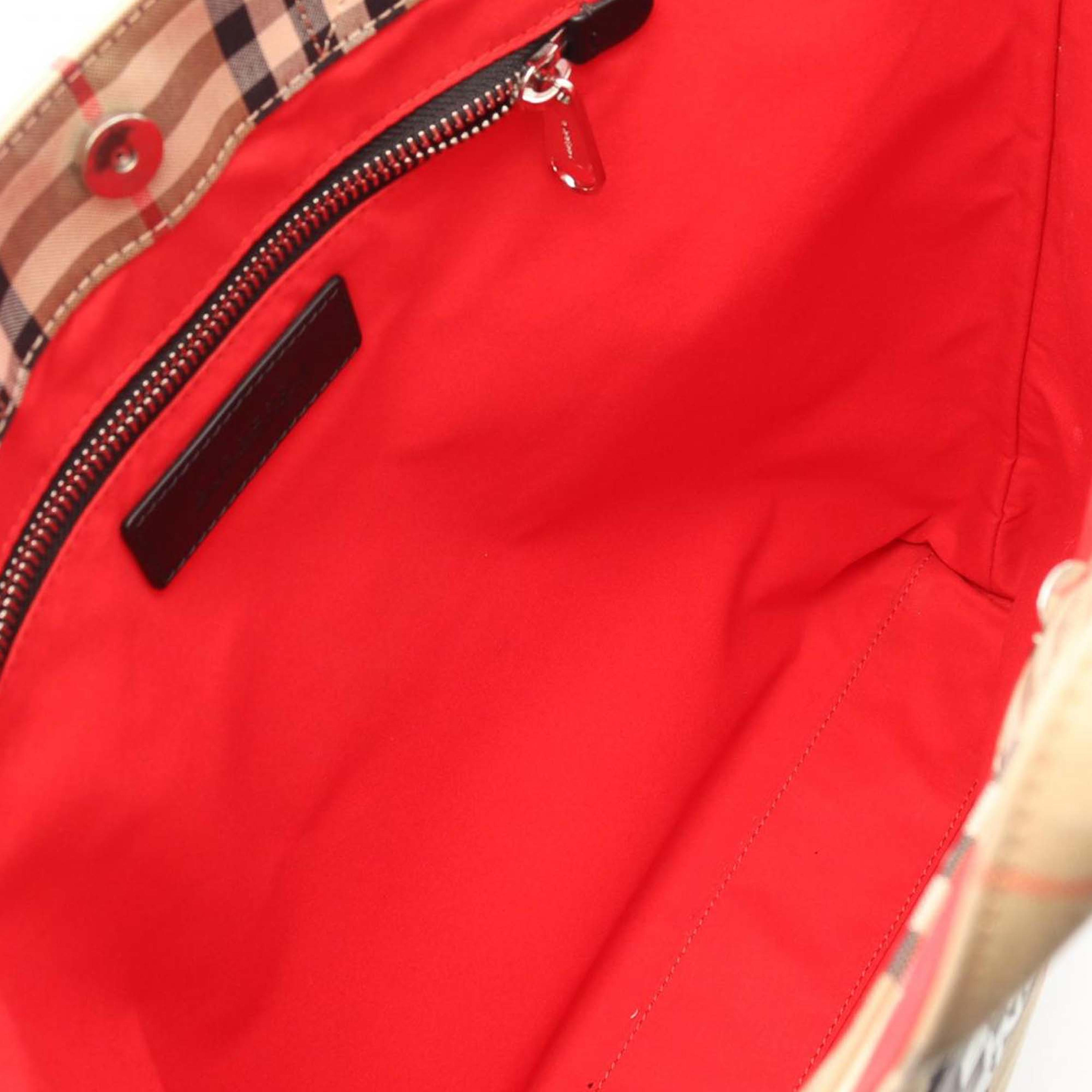 Burberry House Check Nylon Artie Satchel, från Luxclusif, i färgen beige.