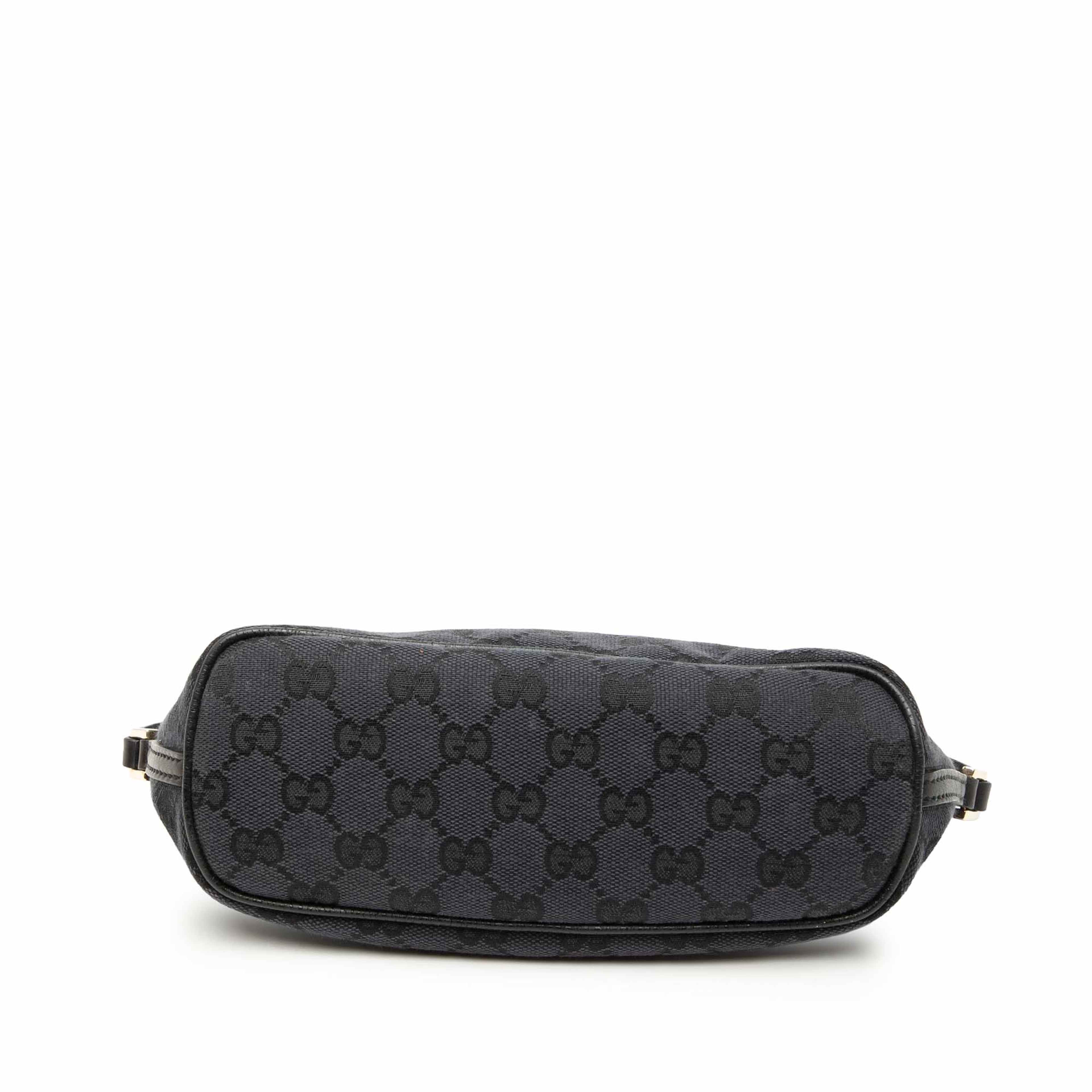 Gucci Gg Canvas Boat, från Luxclusif, i färgen black. Klicka för att öppna bilden i stort format