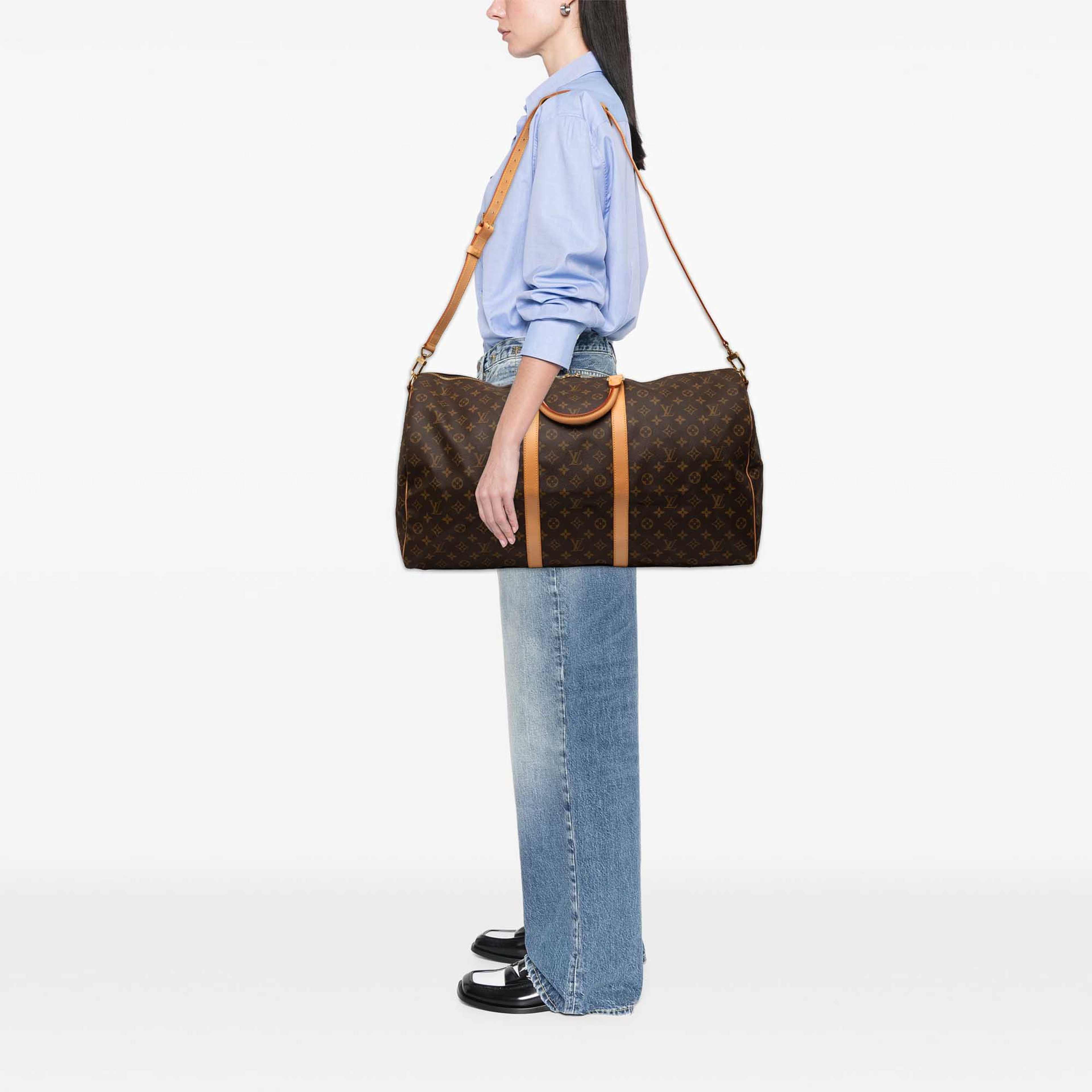 Louis Vuitton Monogram Keepall Bandouliere 60, från Luxclusif, i färgen brun. Klicka för att öppna bilden i stort format