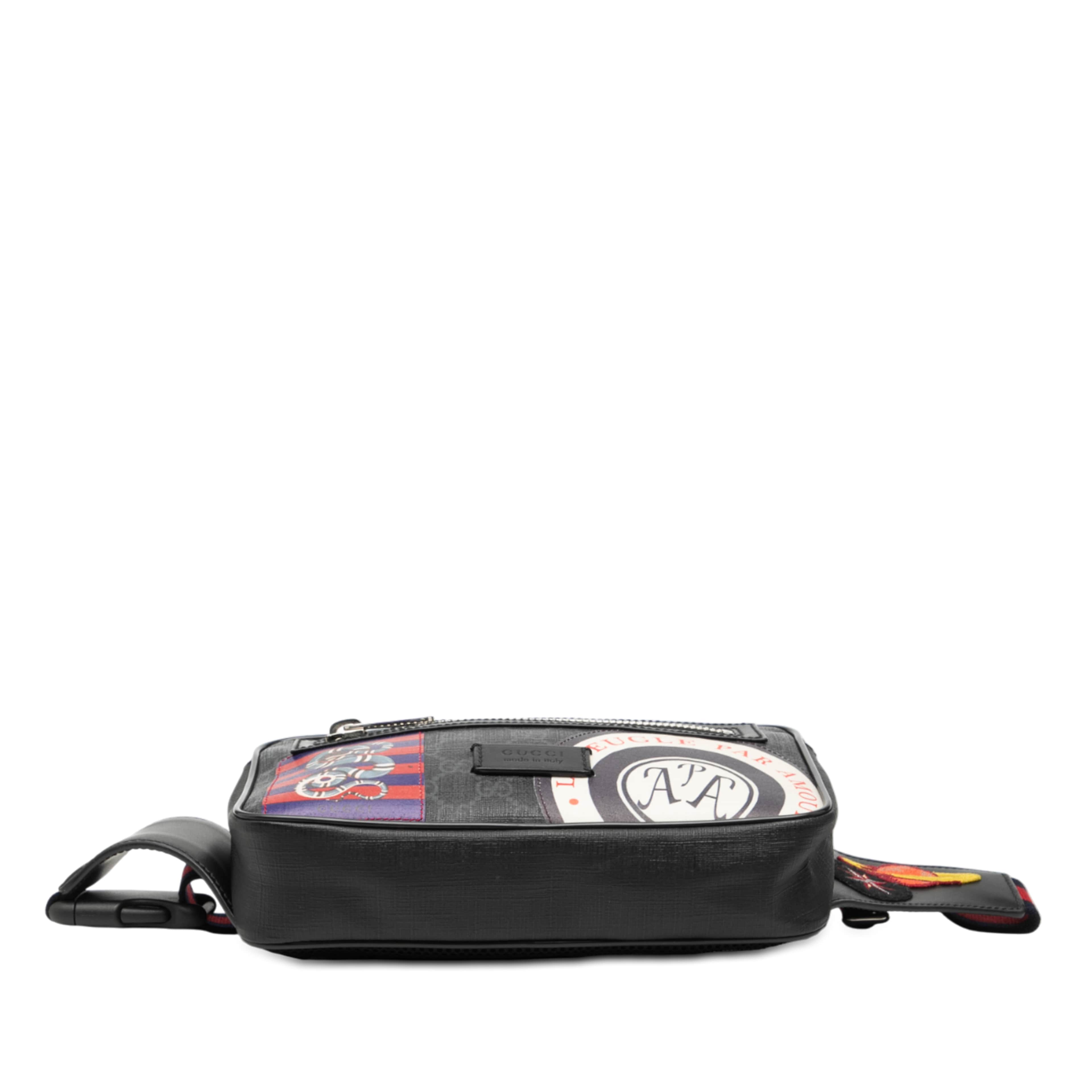 Gucci Gg Supreme Web Night Courrier Belt Bag, från Luxclusif, i färgen black. Klicka för att öppna bilden i stort format