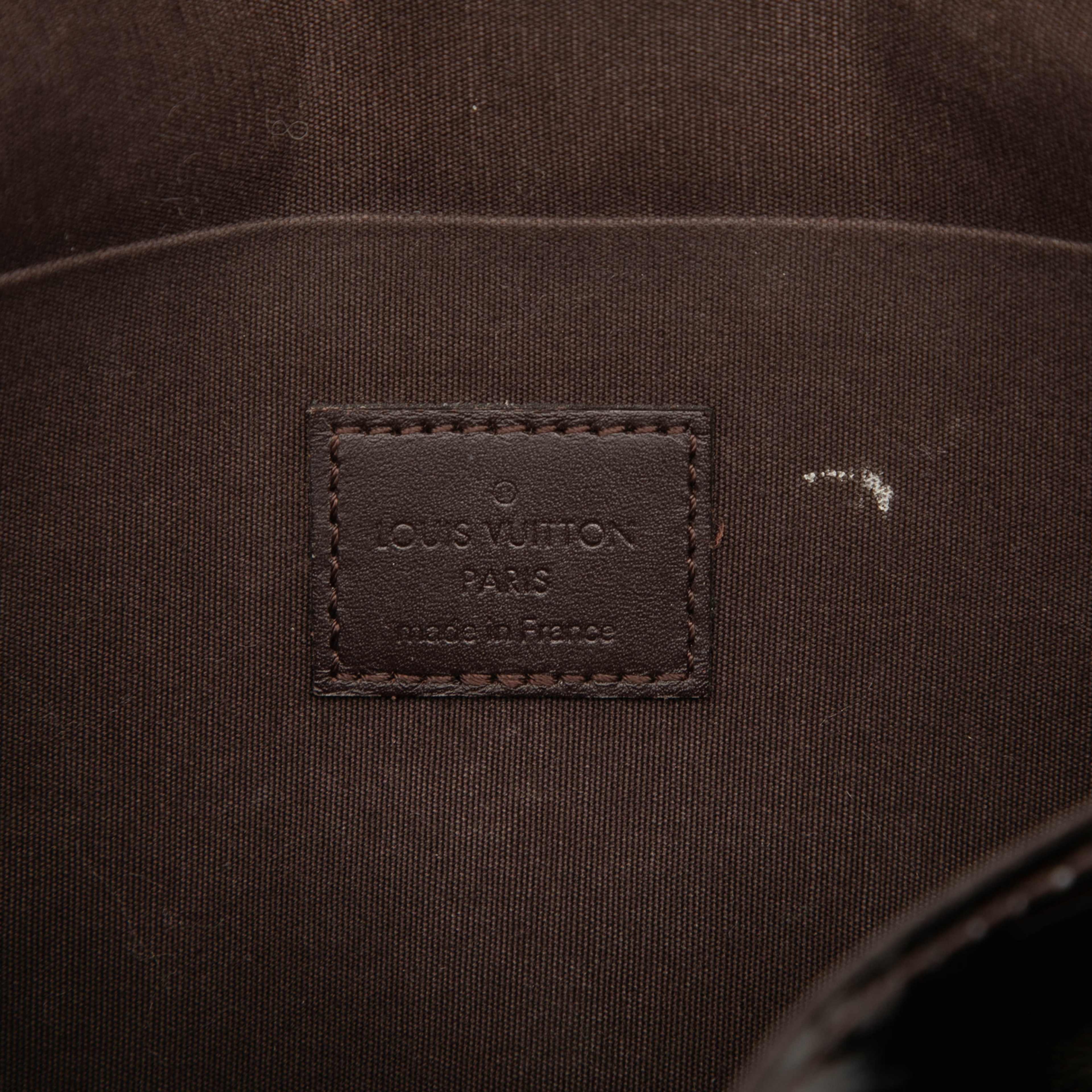 Louis Vuitton Monogram Vernis Pochette Felicie, från Luxclusif, i färgen purple. Klicka för att öppna bilden i stort format