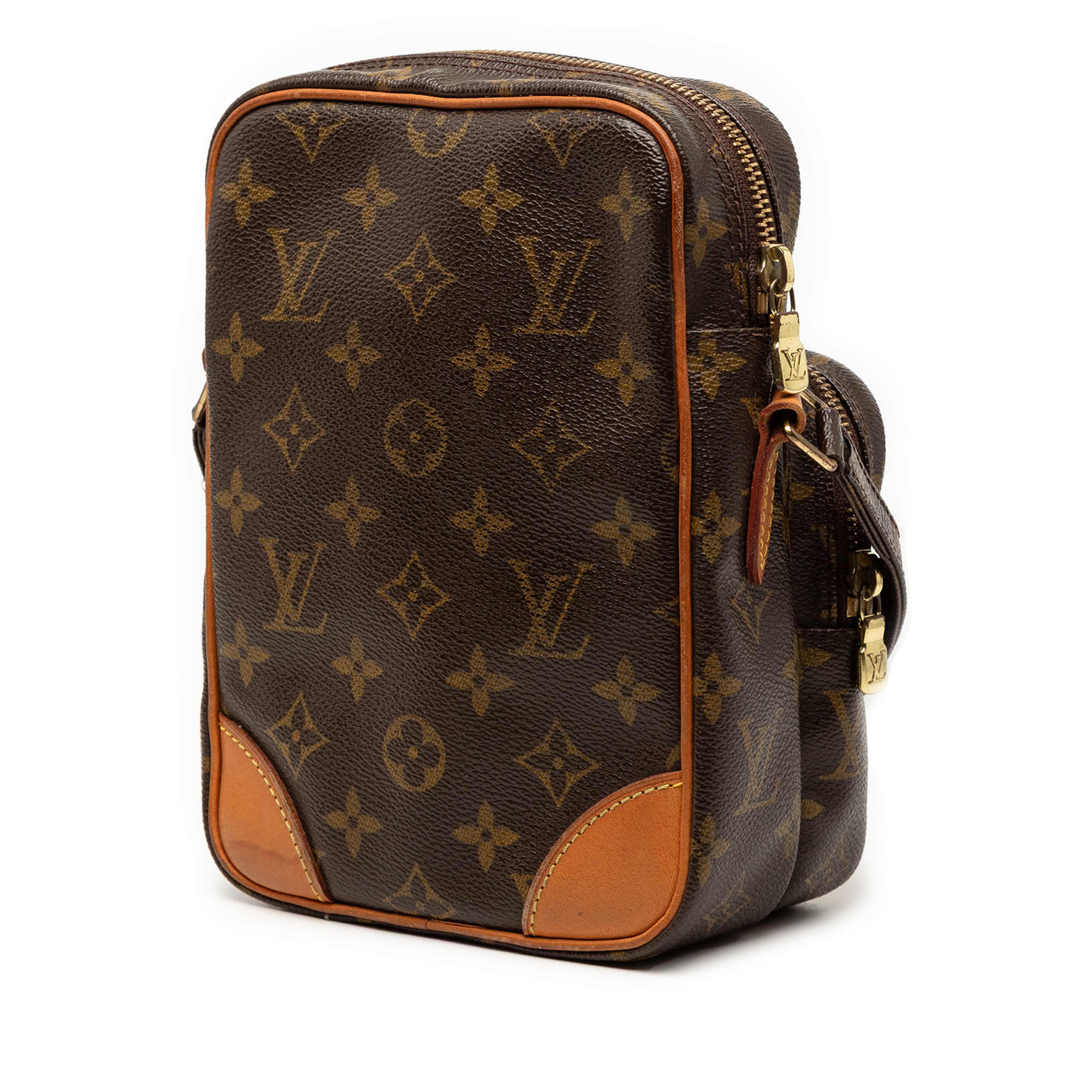 Louis Vuitton Monogram Amazone, från Luxclusif, i färgen brown. Klicka för att öppna bilden i stort format