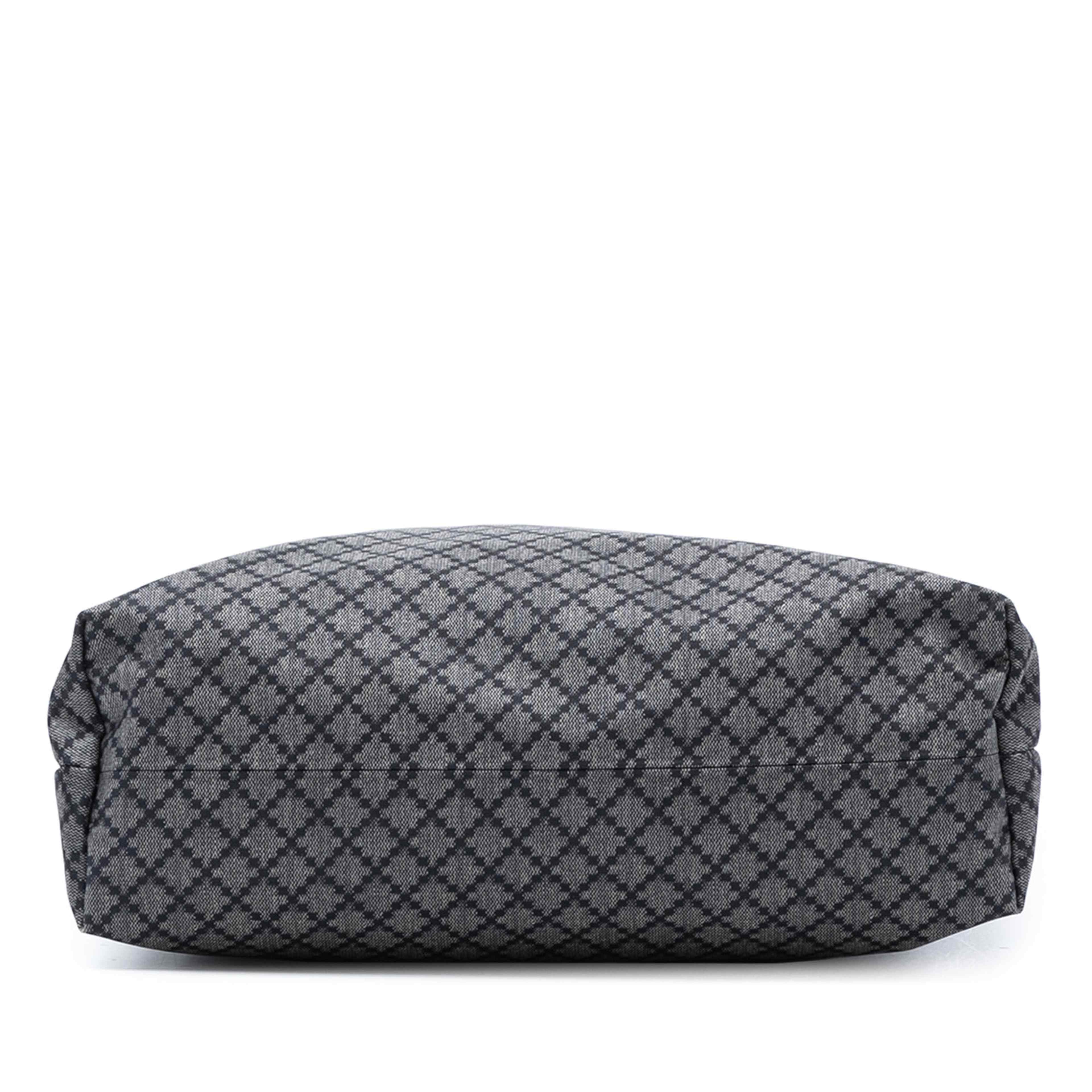 Gucci Diamante Nylon Web Crossbody, från Luxclusif, i färgen blå. Klicka för att öppna bilden i stort format