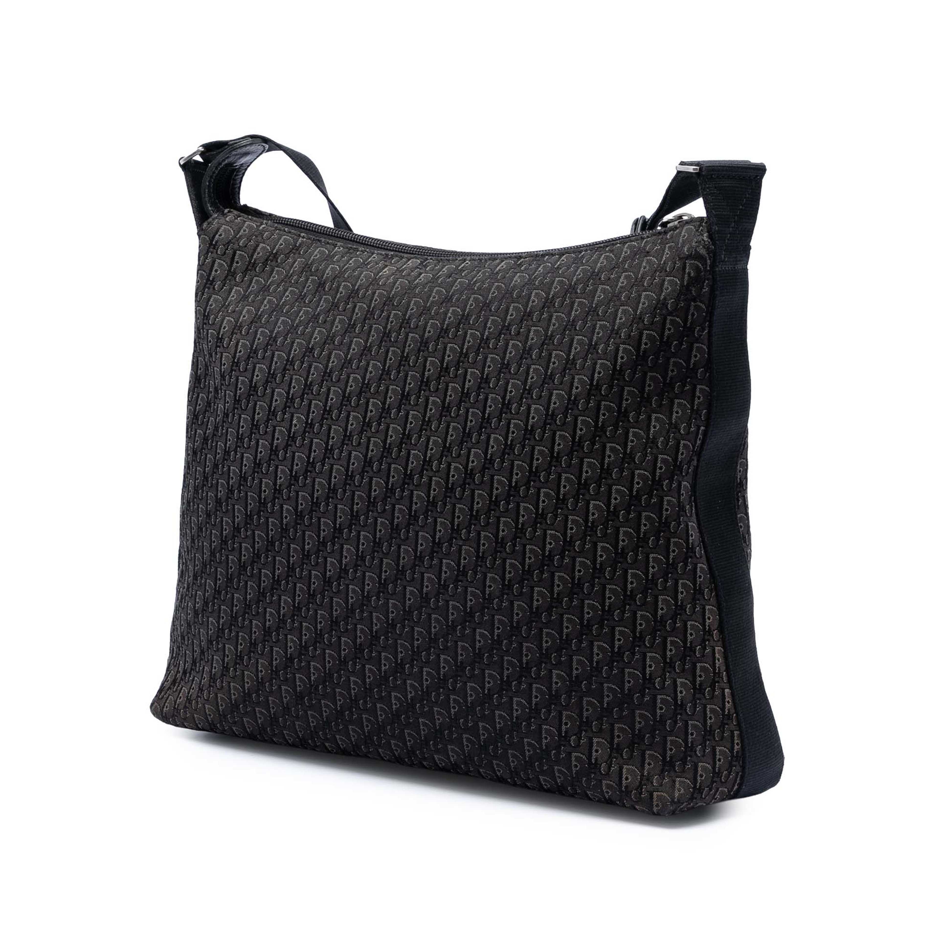 Dior Diorissimo Trotter Canvas Crossbody, från Luxclusif, i färgen black. Klicka för att öppna bilden i stort format