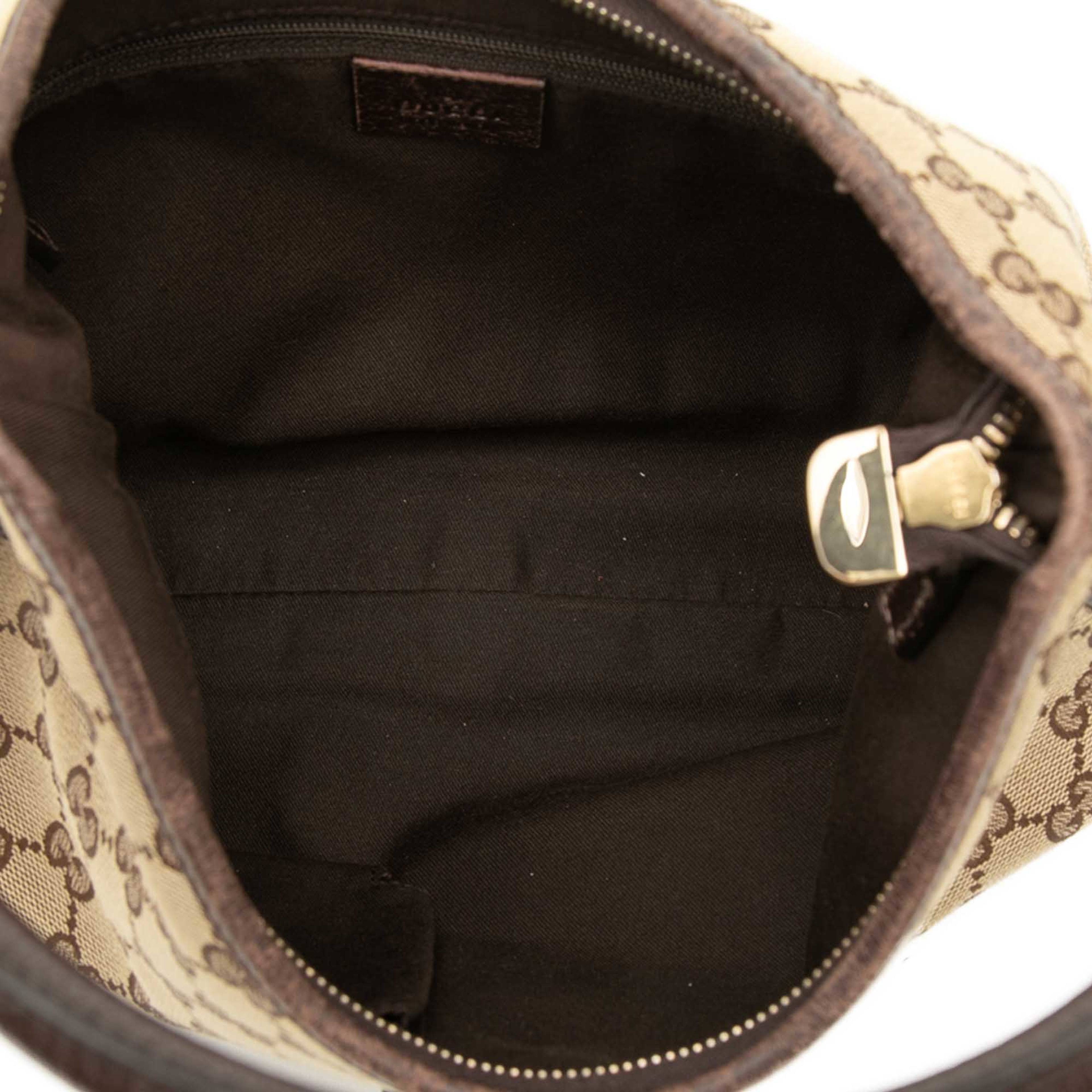 Gucci Gg Canvas Abbey D Ring Shoulder Bag, från Luxclusif, i färgen beige. Klicka för att öppna bilden i stort format