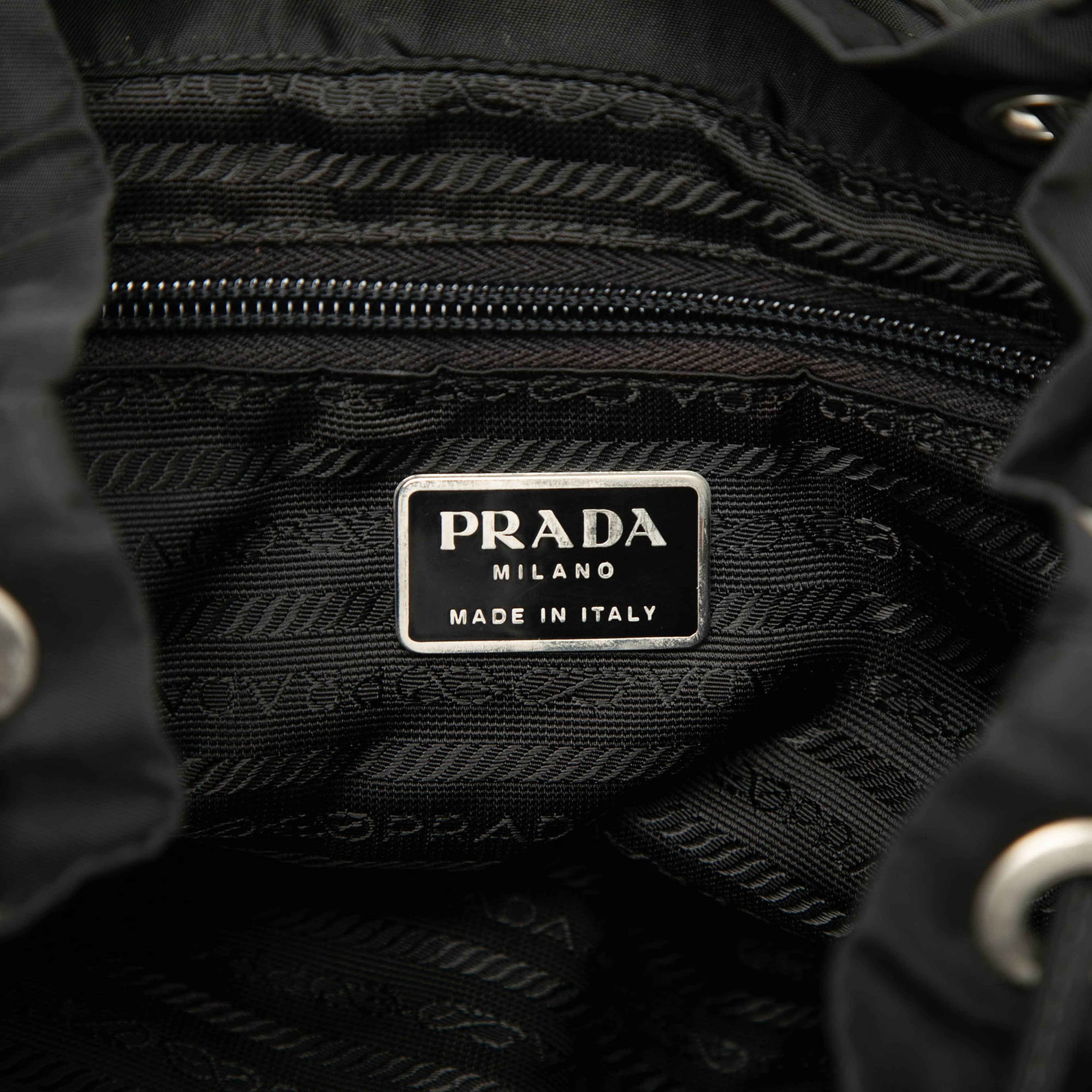 Prada Tessuto Drawstring Backpack, från Luxclusif, i färgen black. Klicka för att öppna bilden i stort format
