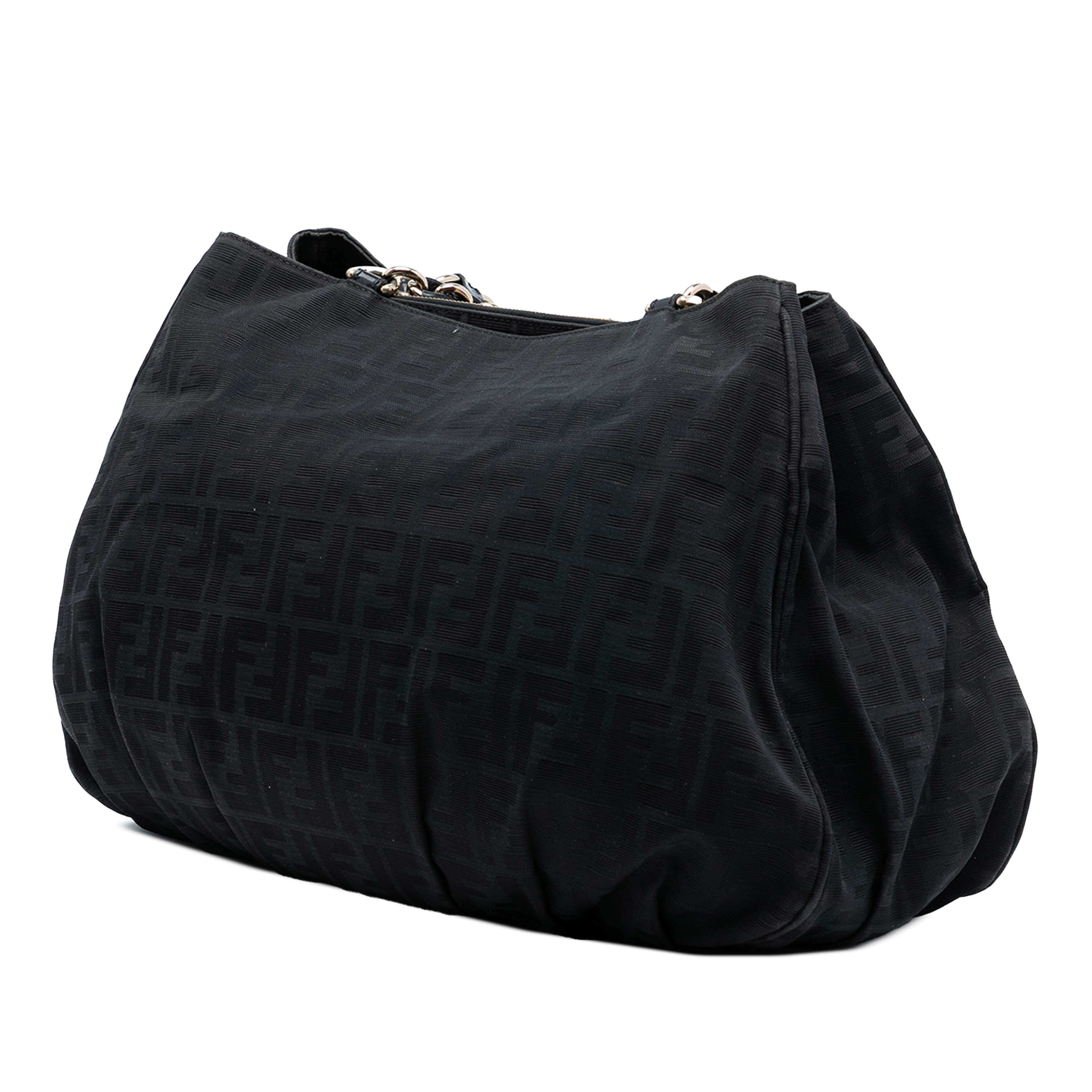 Fendi Large Zucca Canvas Mia Tote, från Luxclusif, i färgen black. Klicka för att öppna bilden i stort format