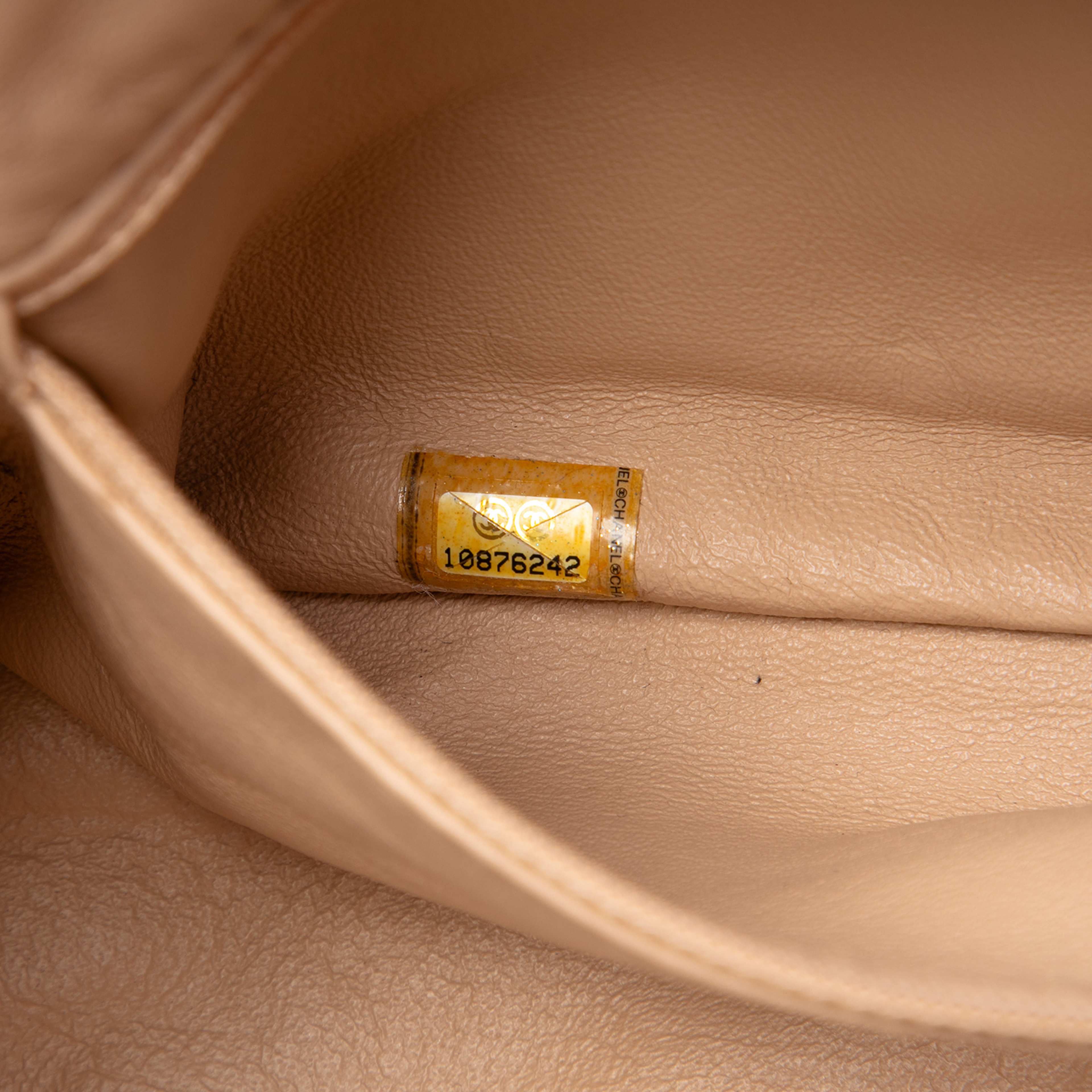 Chanel Metallic Deerskin Cc Luxe Ligne Bowler Bag, från Luxclusif, i färgen bronze. Klicka för att öppna bilden i stort format