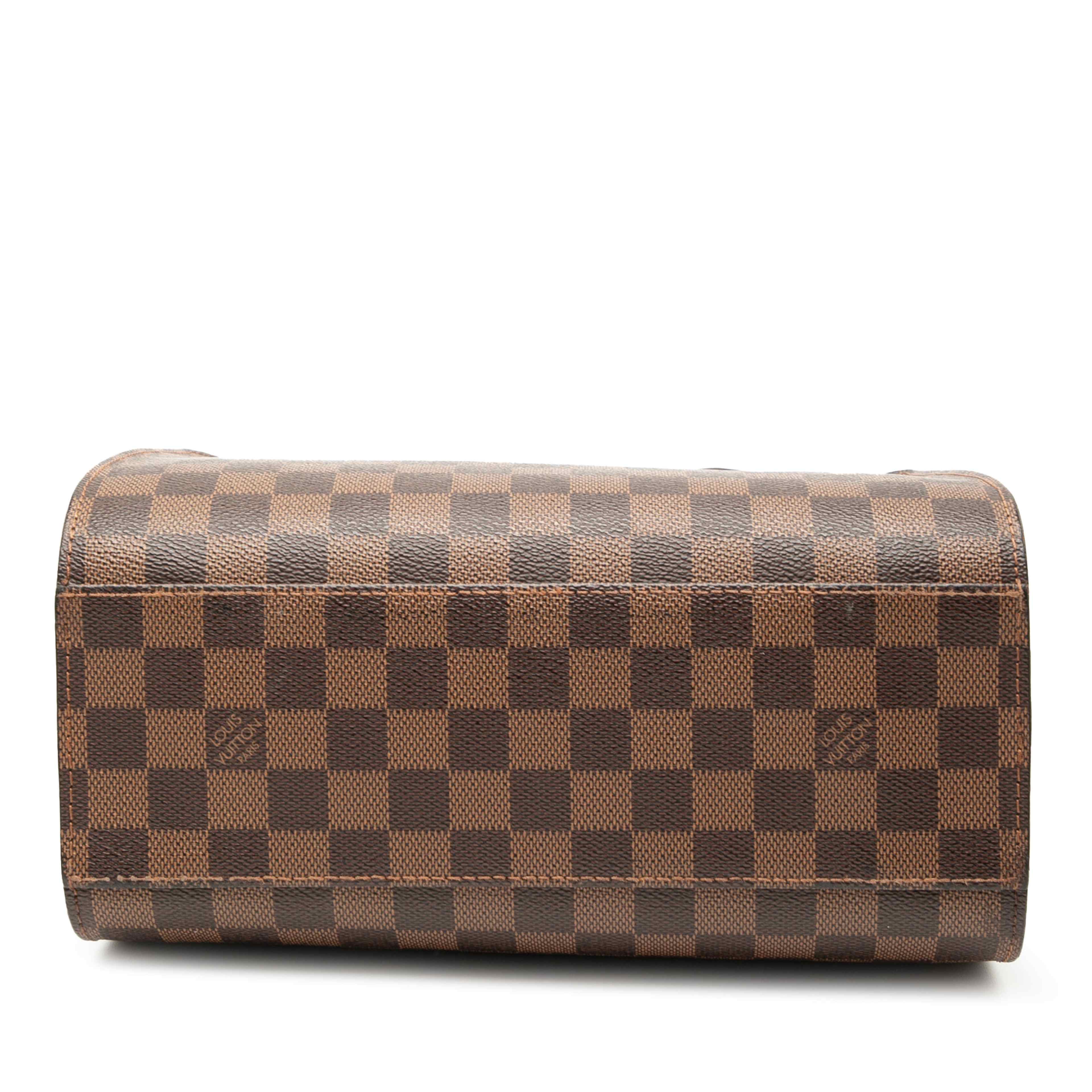 Louis Vuitton Damier Ebene Triana, från Luxclusif, i färgen brun. Klicka för att öppna bilden i stort format