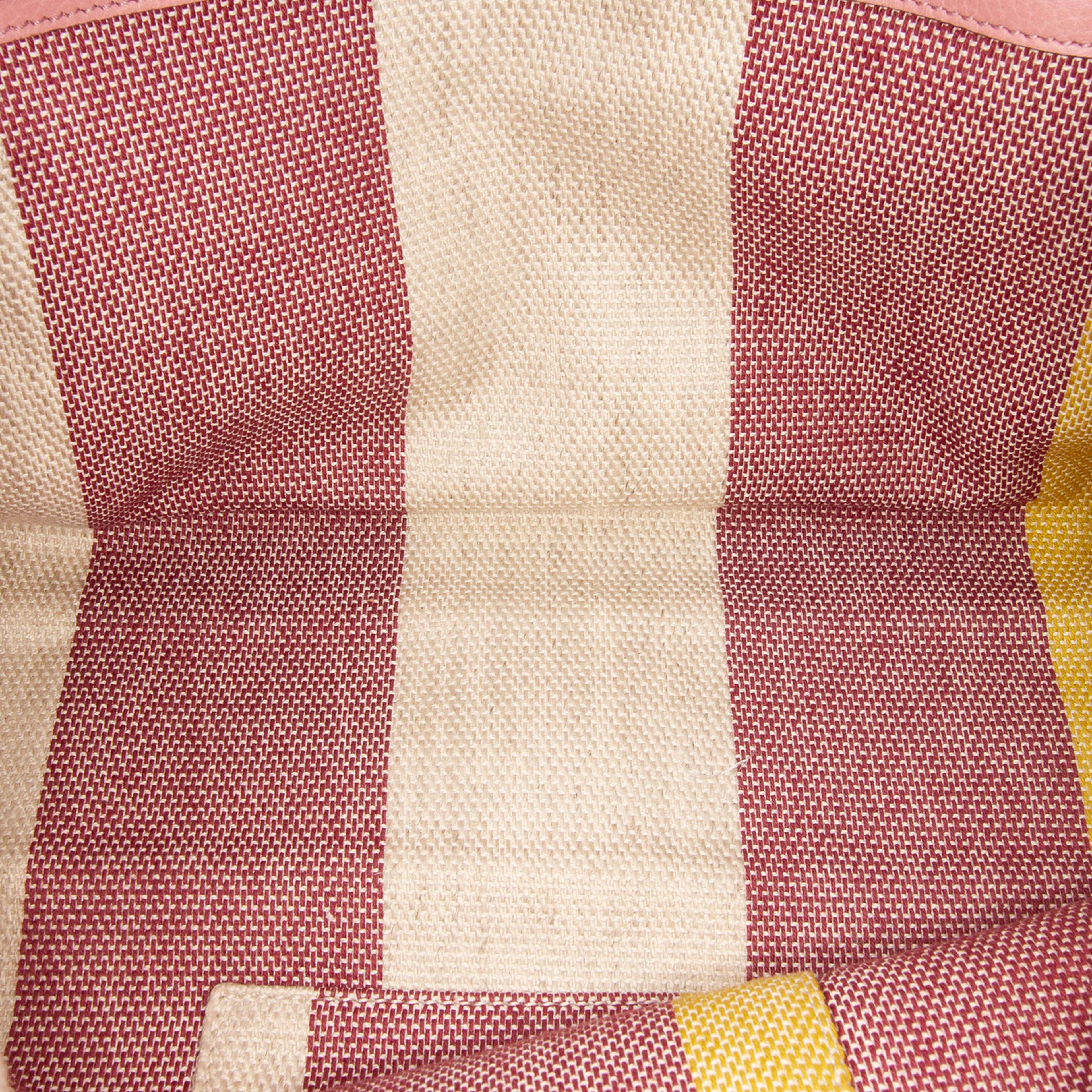 Gucci Medium Leather Bamboo Daily Satchel, från Luxclusif, i färgen pink. Klicka för att öppna bilden i stort format