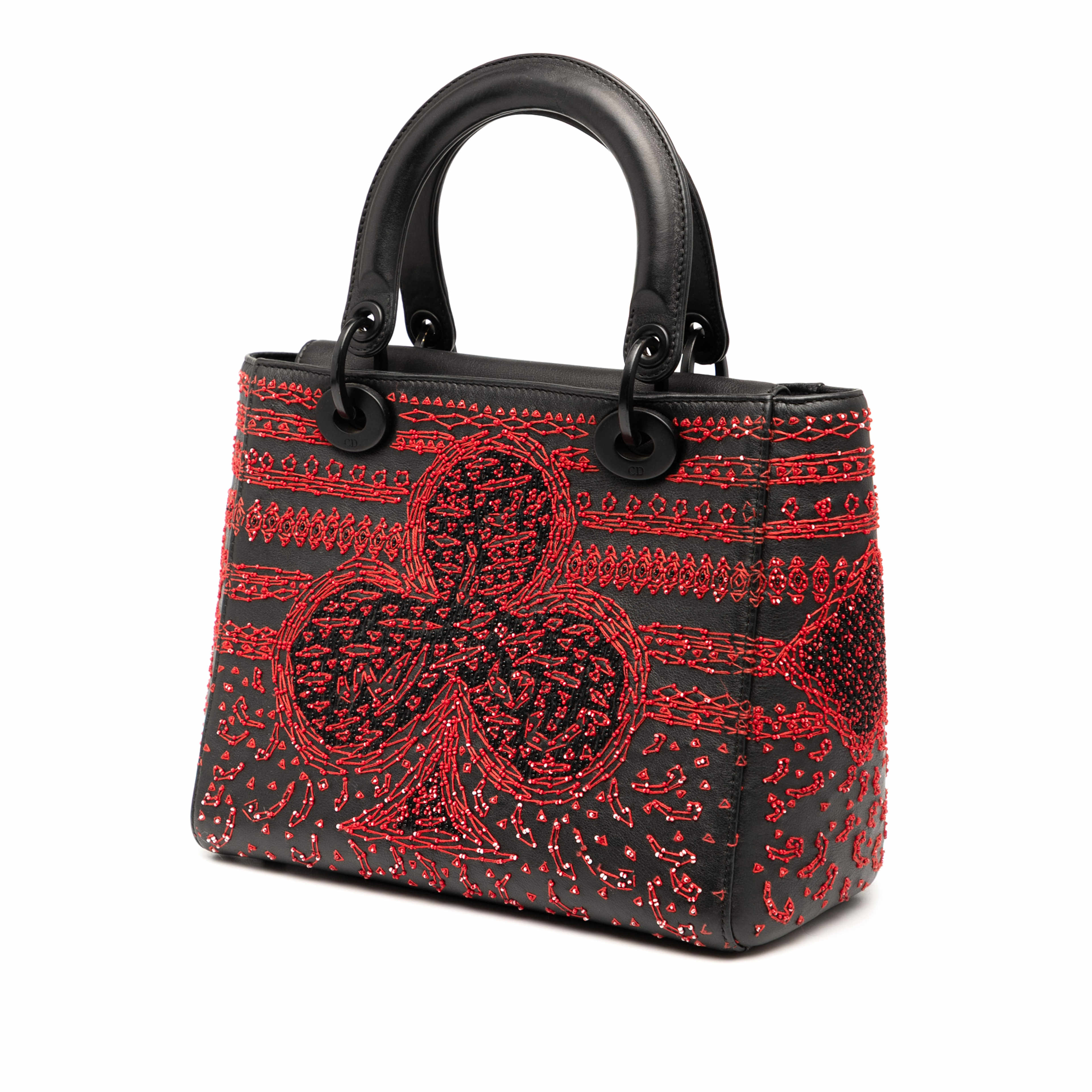 Dior Medium Smooth Calfskin Embroidered Heart Playing Cards Lady Dior, från Luxclusif, i färgen svart. Klicka för att öppna bilden i stort format