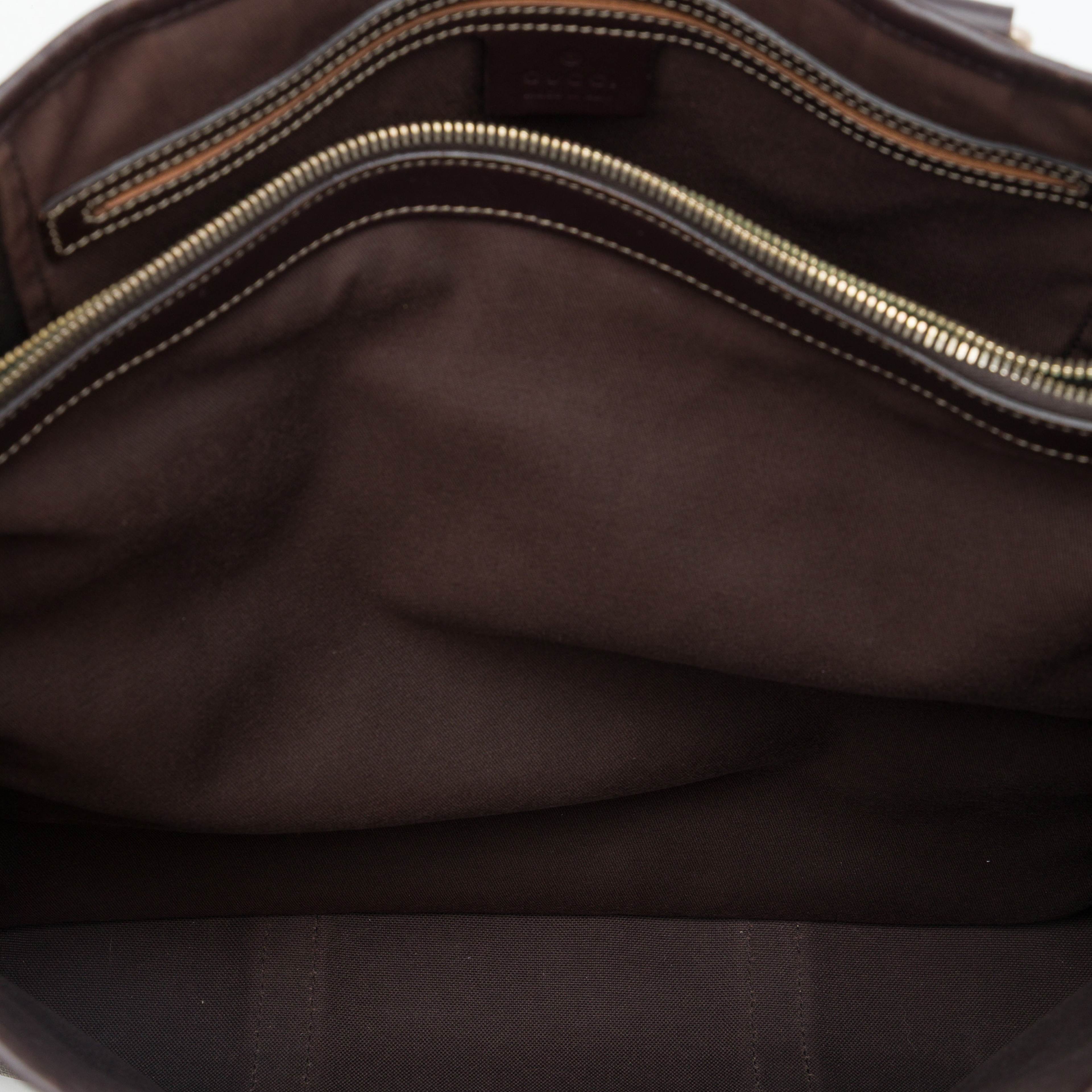 Gucci Gg Supreme Joy Vertical Tote, från Luxclusif, i färgen beige. Klicka för att öppna bilden i stort format