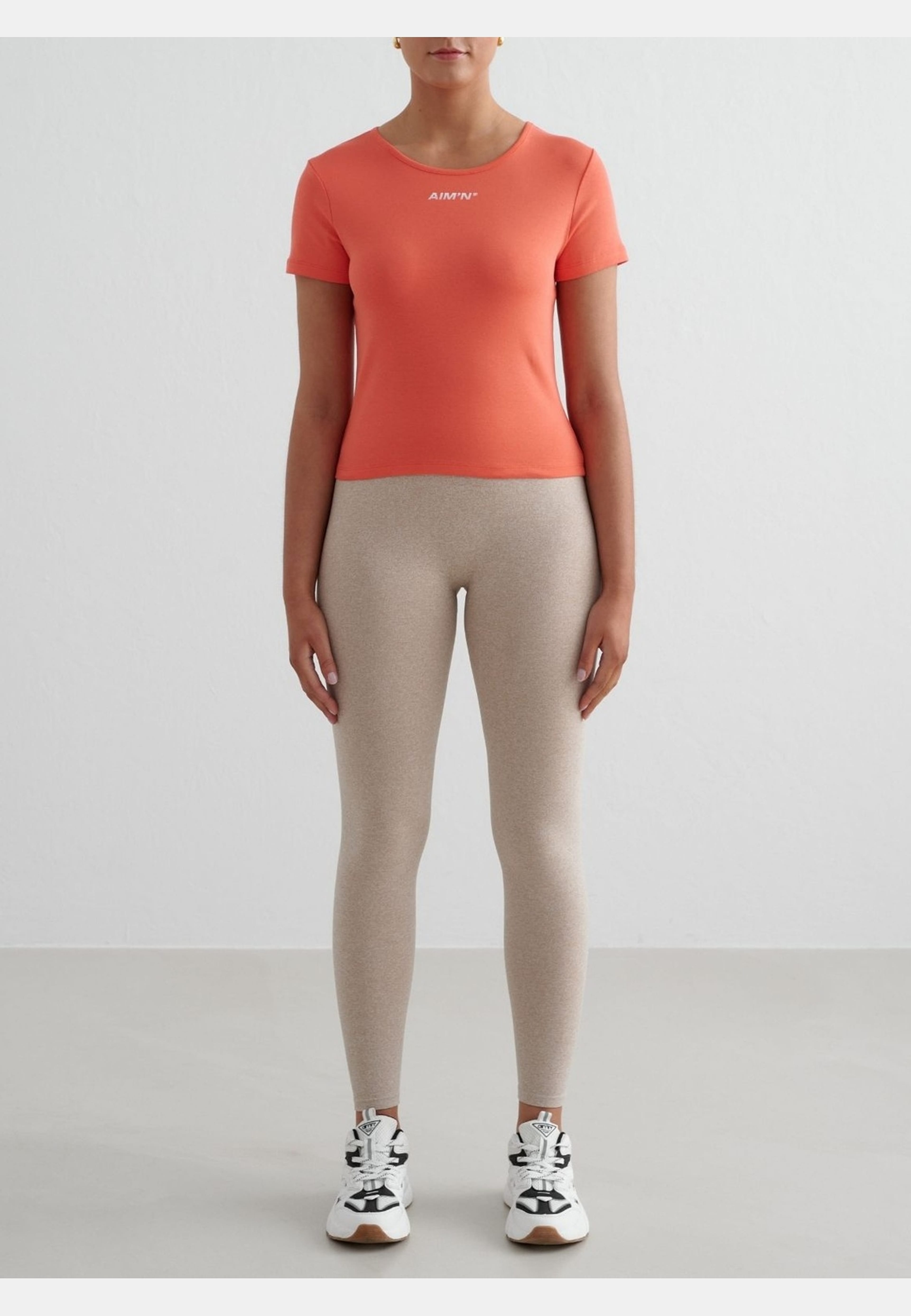 Stretch T-shirt, från aim'n, i färgen tangerine. Klicka för att öppna bilden i stort format