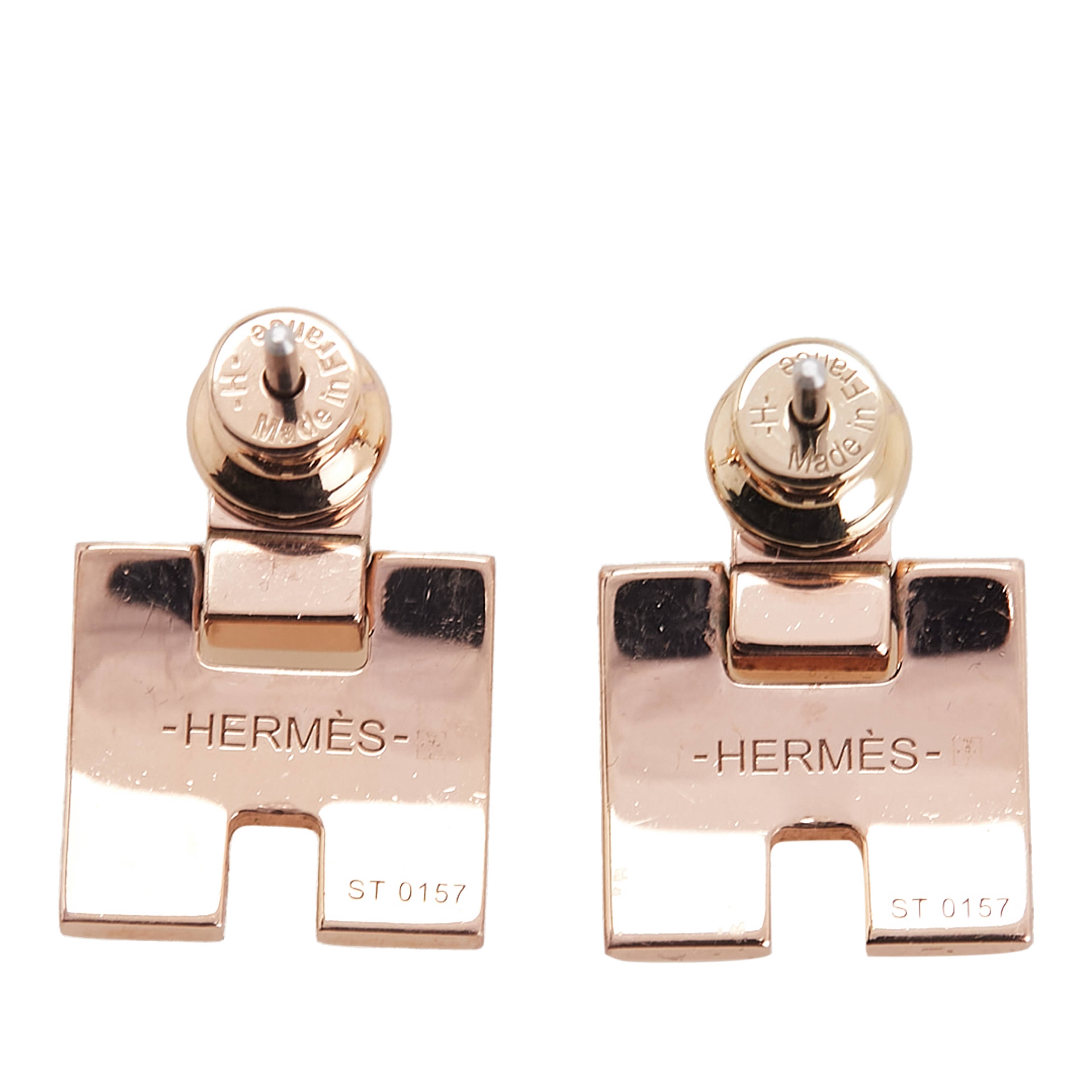Hermès Rose Gold Plated Enamel Eileen Push Back Earrings, från Luxclusif, i färgen rose gold. Klicka för att öppna bilden i stort format