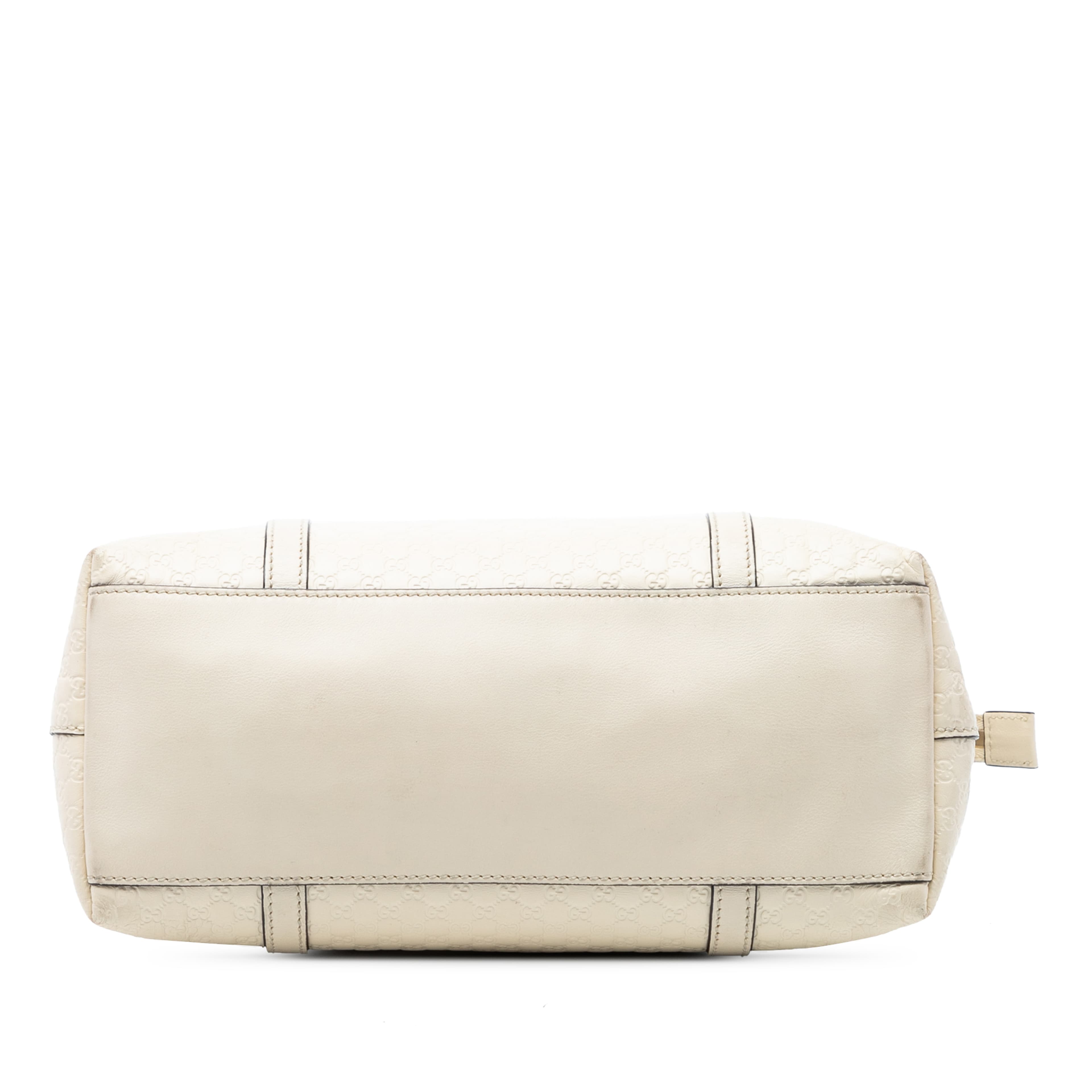 Gucci Small Microguccissima Joy Satchel, från Luxclusif, i färgen white. Klicka för att öppna bilden i stort format