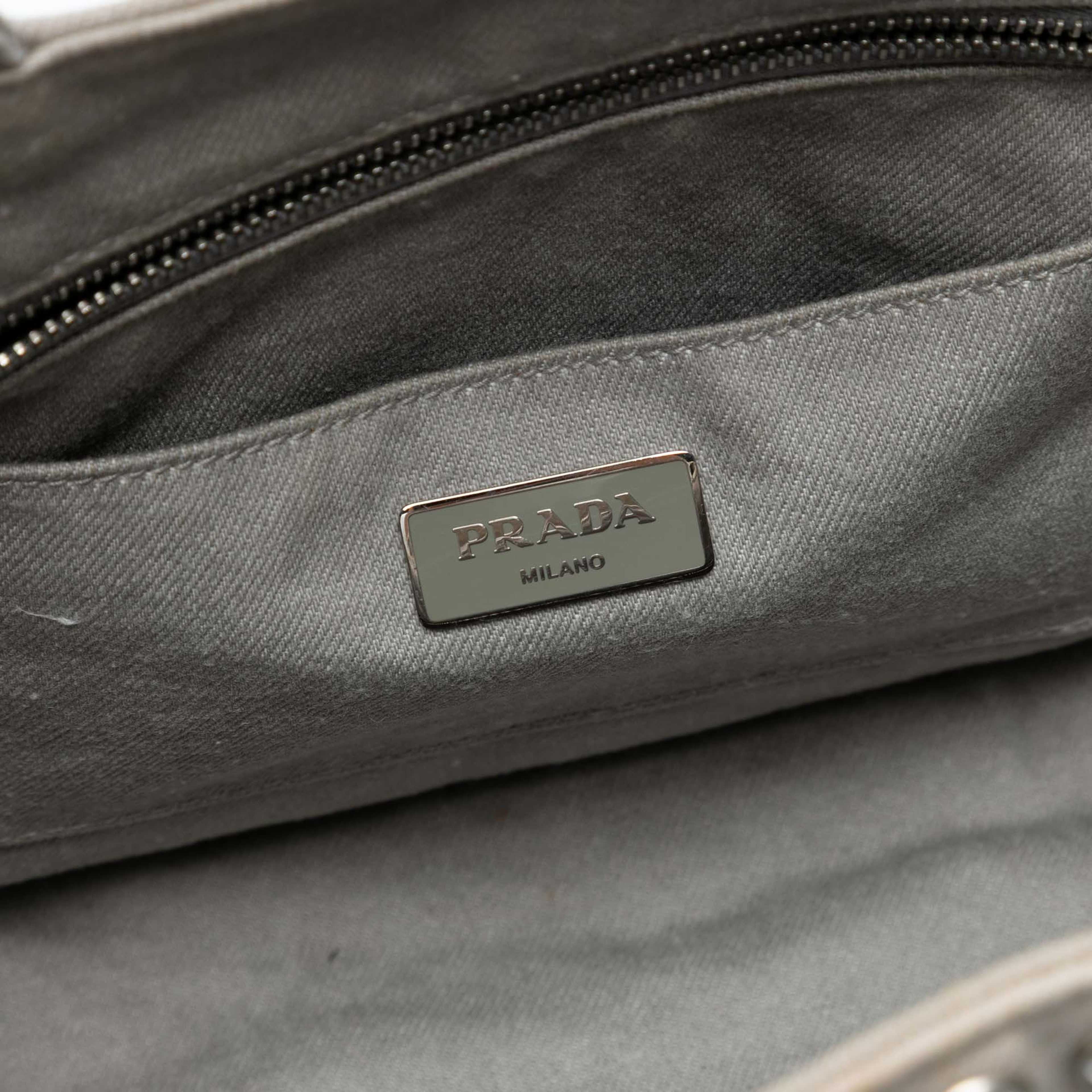 Prada Canvas Canapa Bijoux Satchel, från Luxclusif, i färgen gray. Klicka för att öppna bilden i stort format