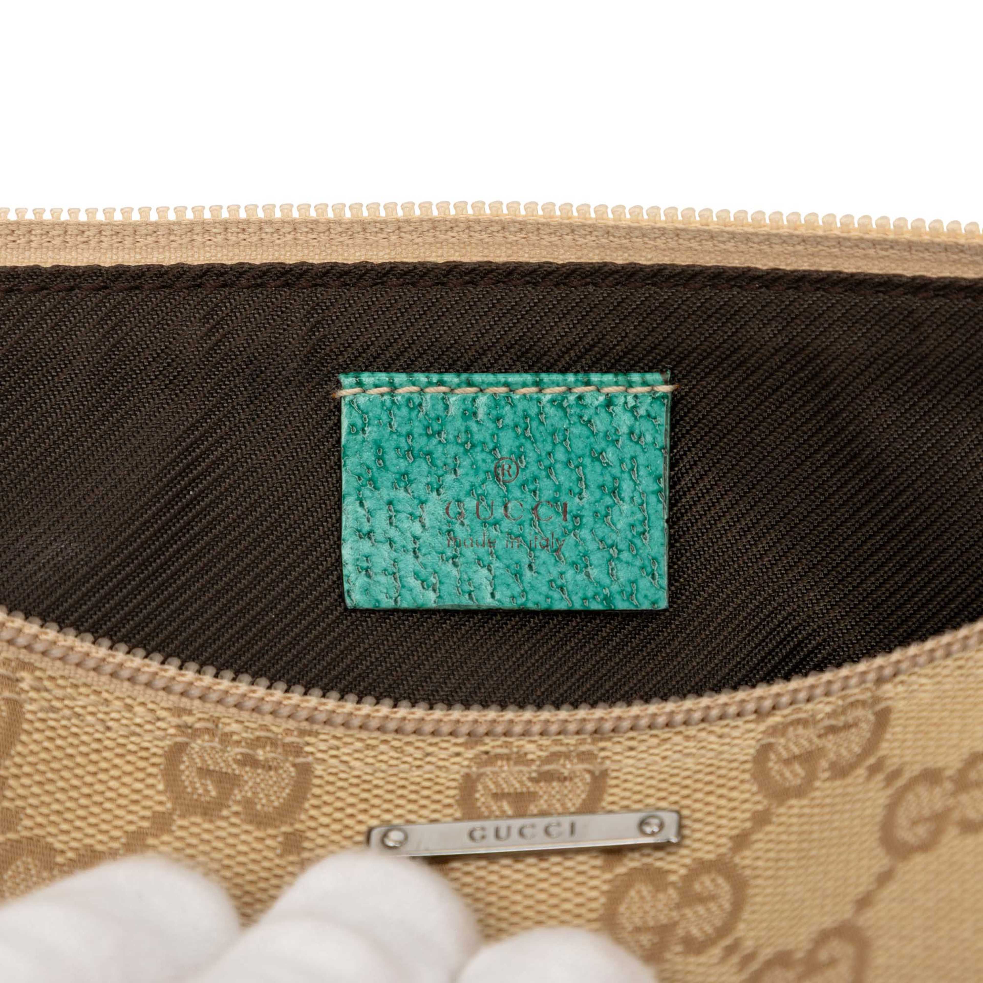 Gucci Gg Canvas Boat, från Luxclusif, i färgen beige. Klicka för att öppna bilden i stort format