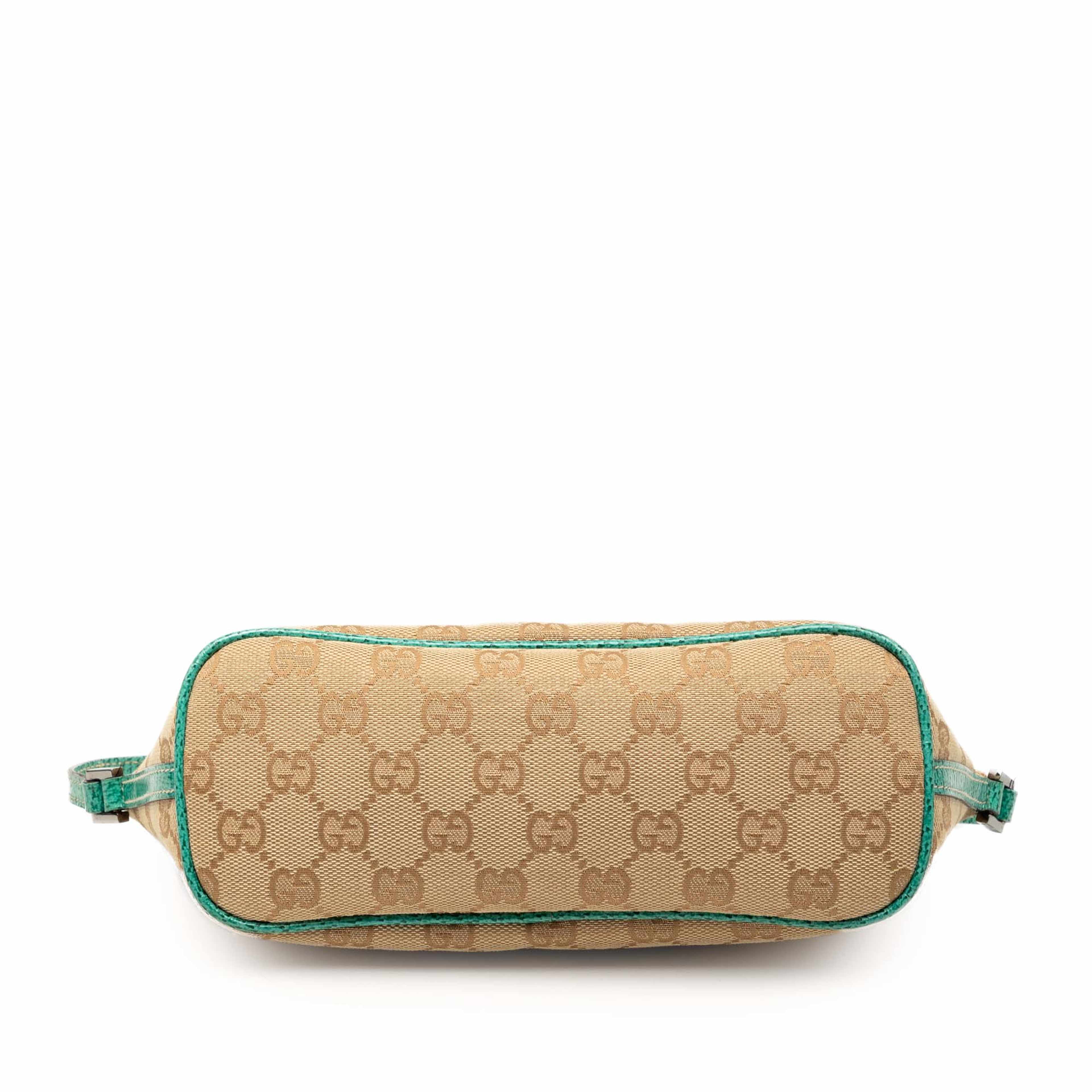 Gucci Gg Canvas Boat, från Luxclusif, i färgen beige. Klicka för att öppna bilden i stort format