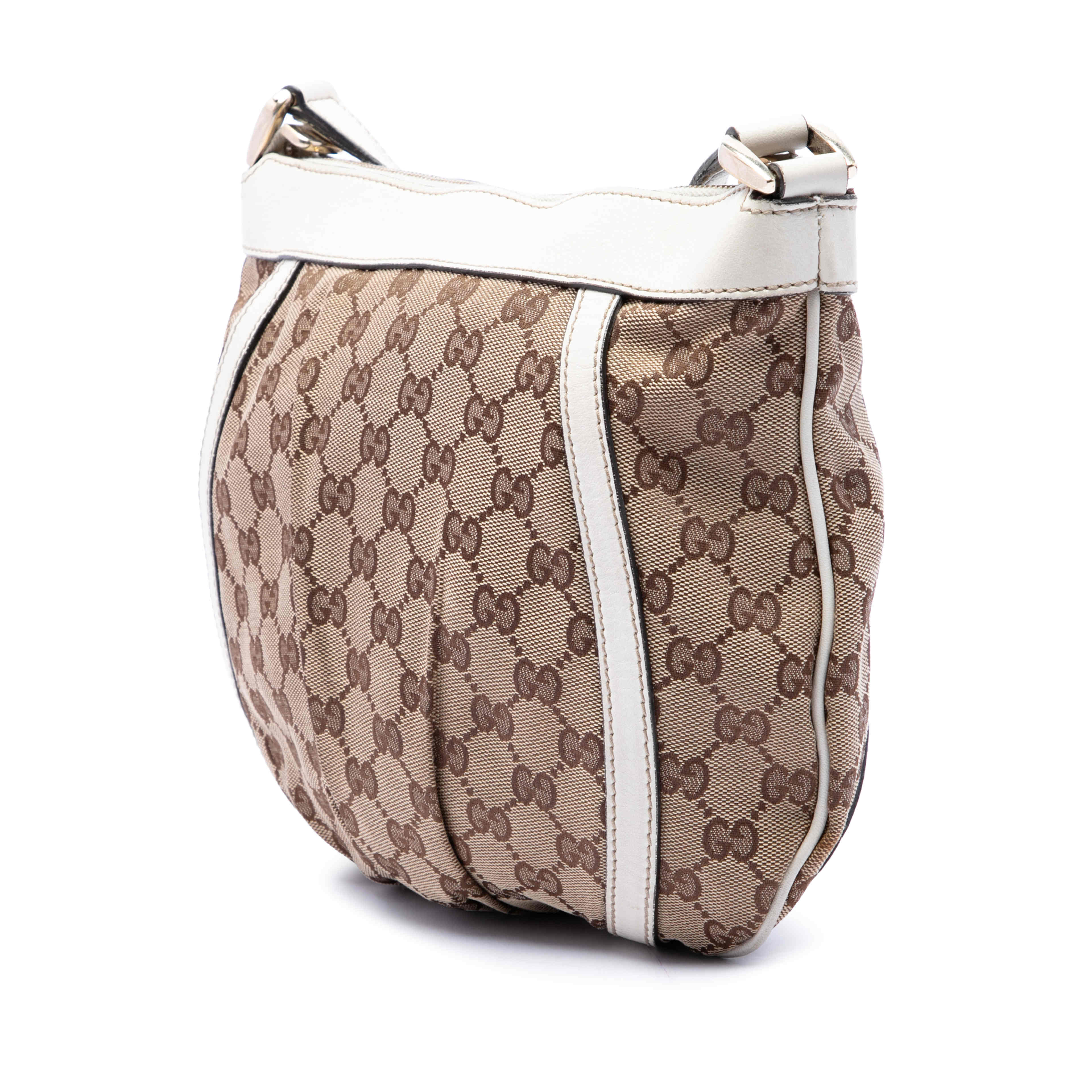 Gucci Gg Canvas Abbey D Ring Crossbody, från Luxclusif, i färgen beige. Klicka för att öppna bilden i stort format