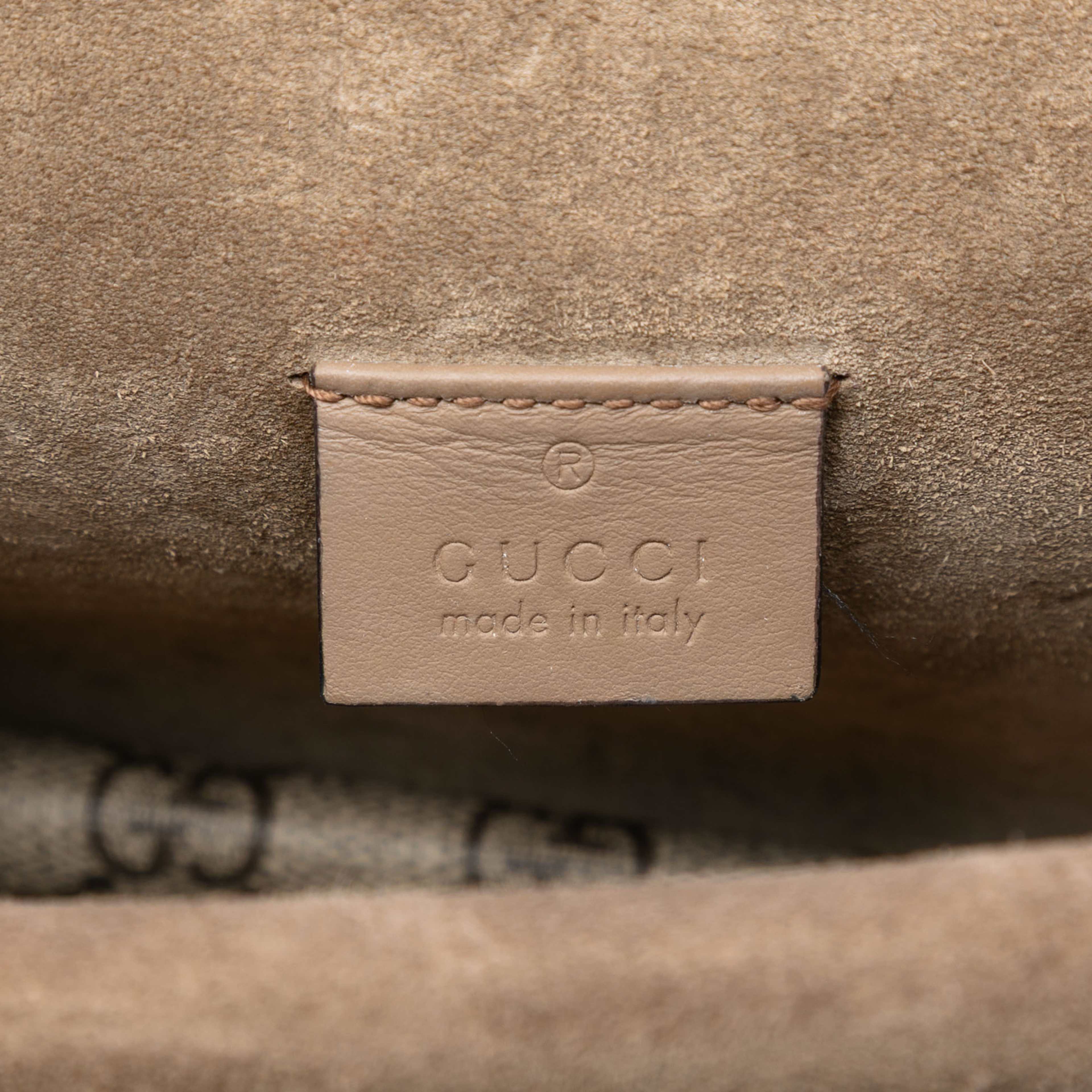 Gucci Small Gg Supreme Dionysus Crossbody, från Luxclusif, i färgen beige. Klicka för att öppna bilden i stort format