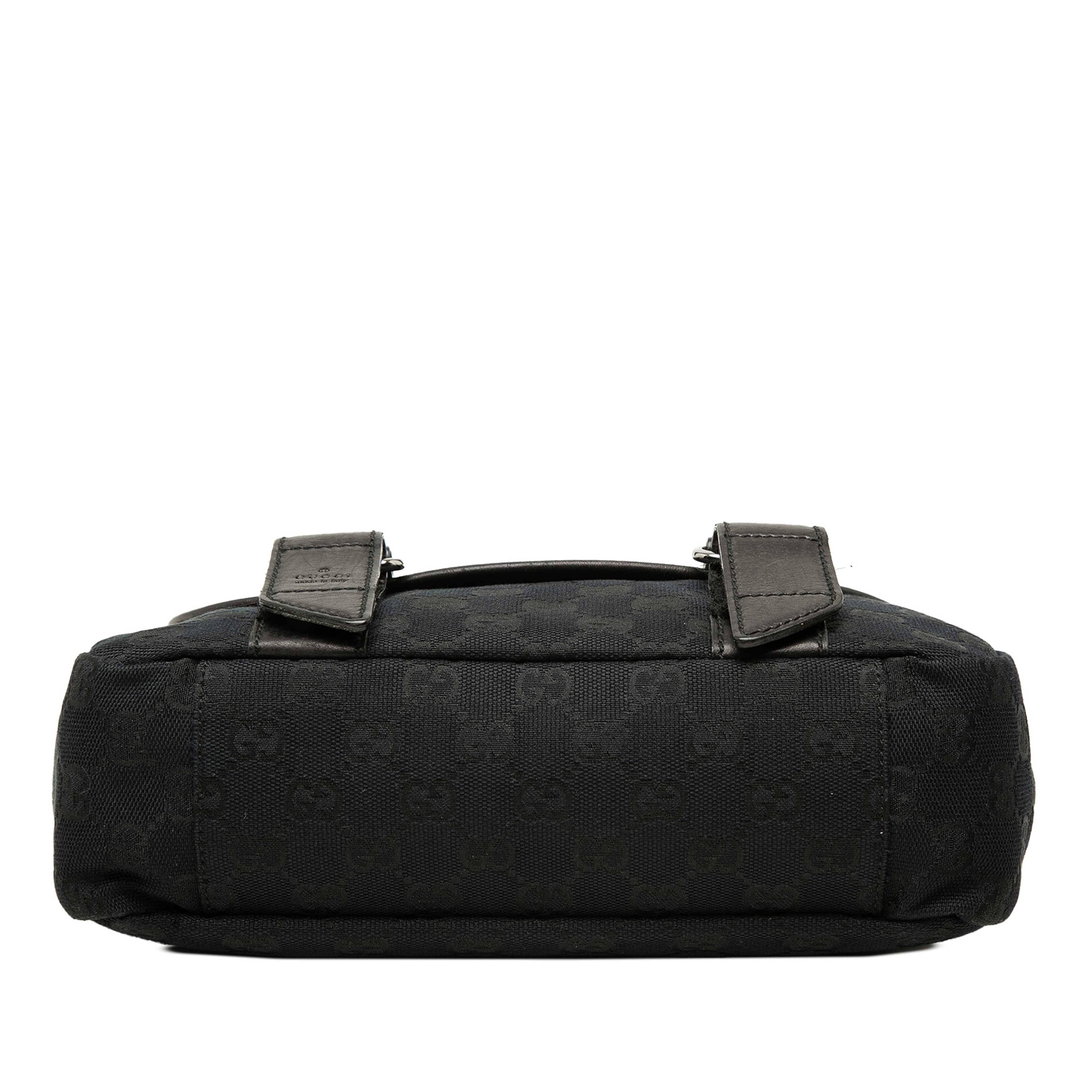 Gucci Gg Canvas Crossbody, från Luxclusif, i färgen svart. Klicka för att öppna bilden i stort format