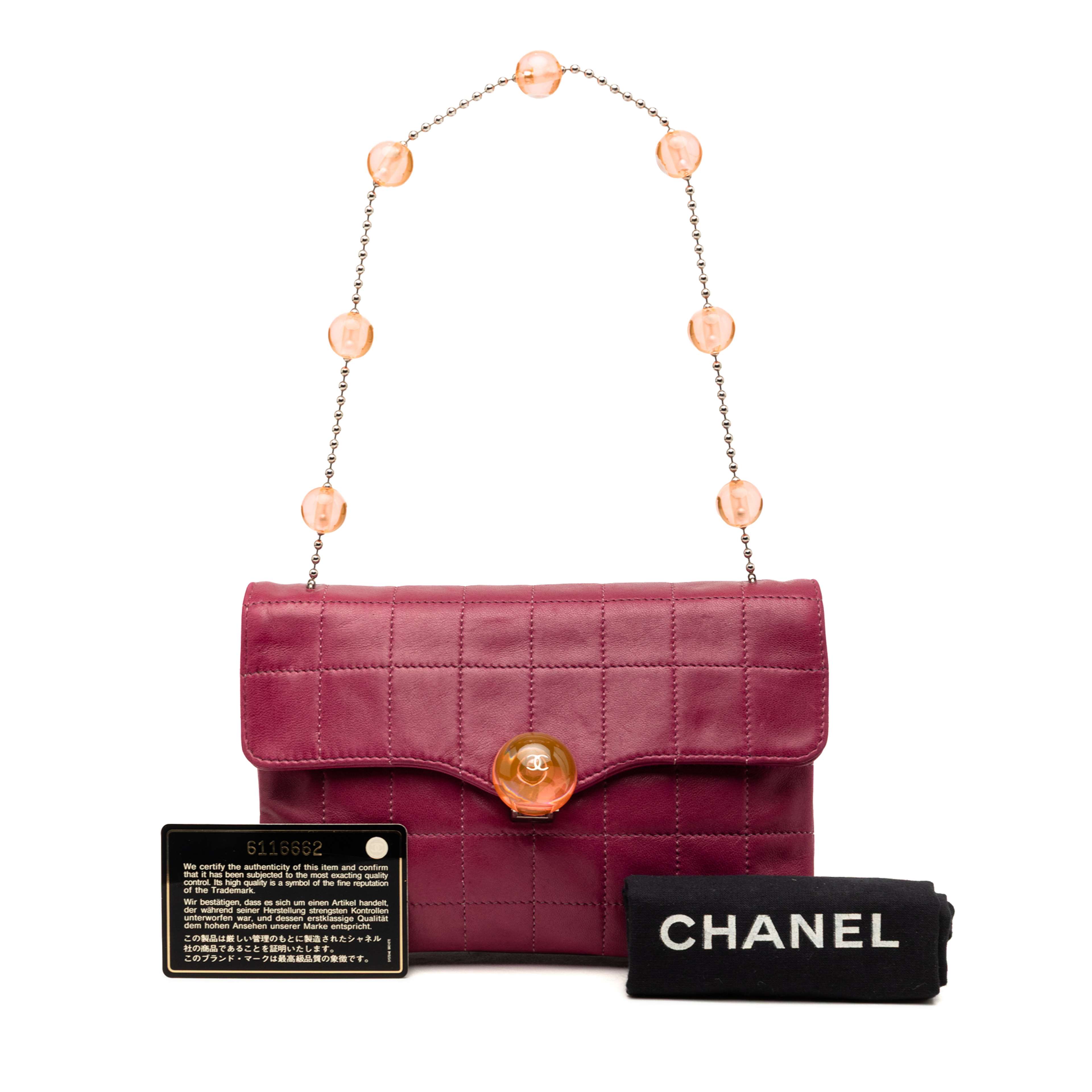Chanel Cc Choco Bar Lambskin Beaded Chain Flap, från Luxclusif, i färgen purpur. Klicka för att öppna bilden i stort format
