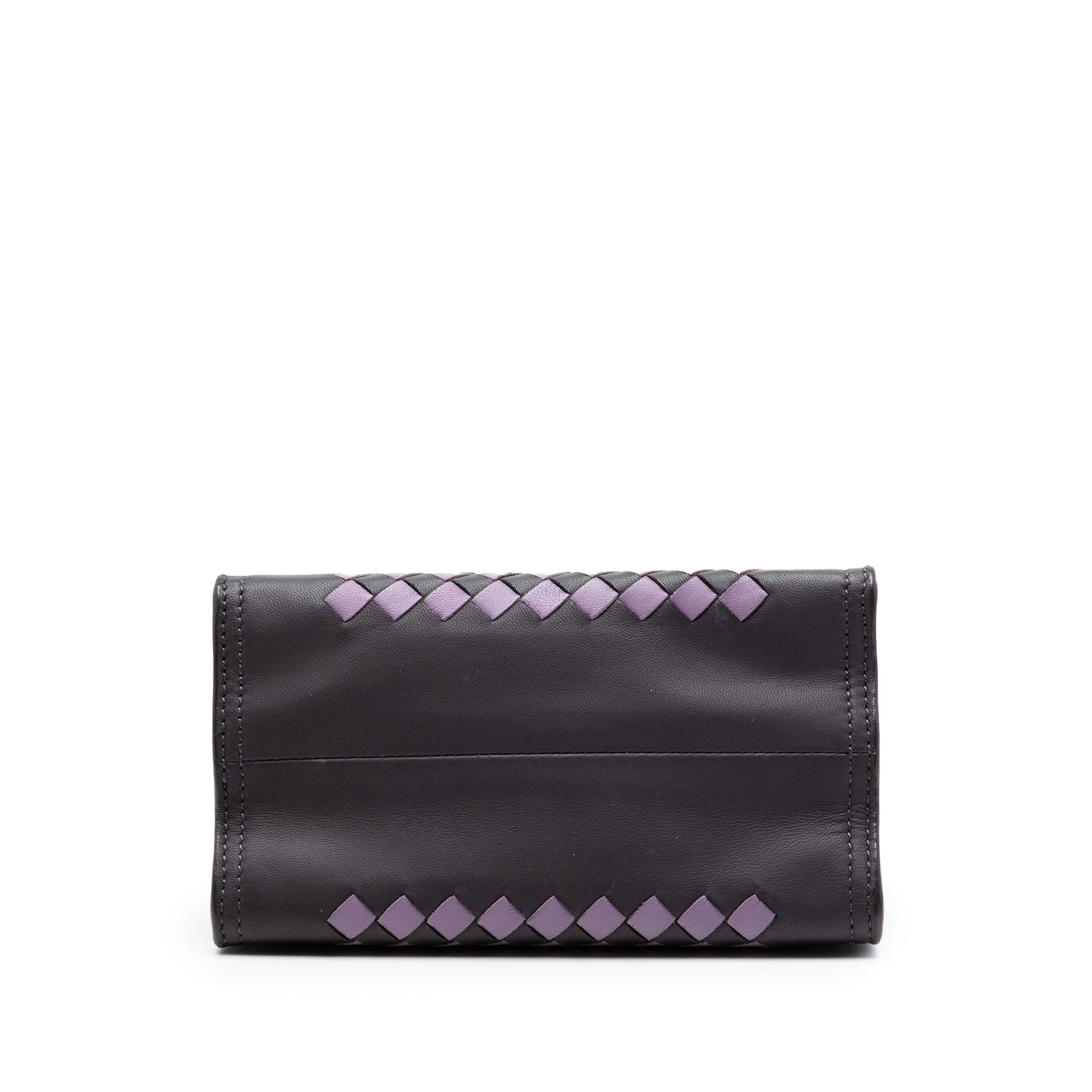 Bottega Veneta Nappa Intrecciato Chain Wallet, från Luxclusif, i färgen dark gray. Klicka för att öppna bilden i stort format