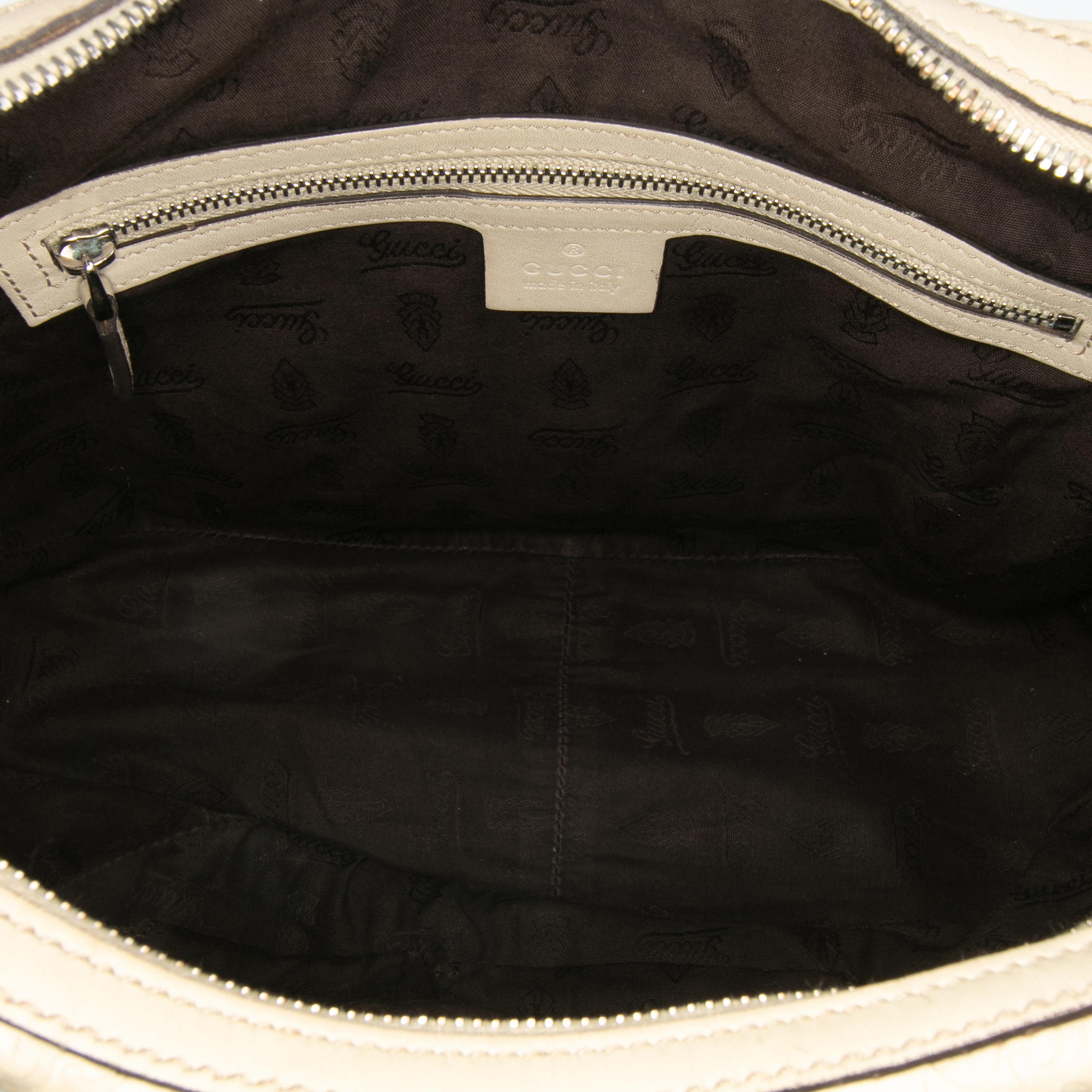 Gucci Medium Guccissima Twins Hobo, från Luxclusif, i färgen light beige.