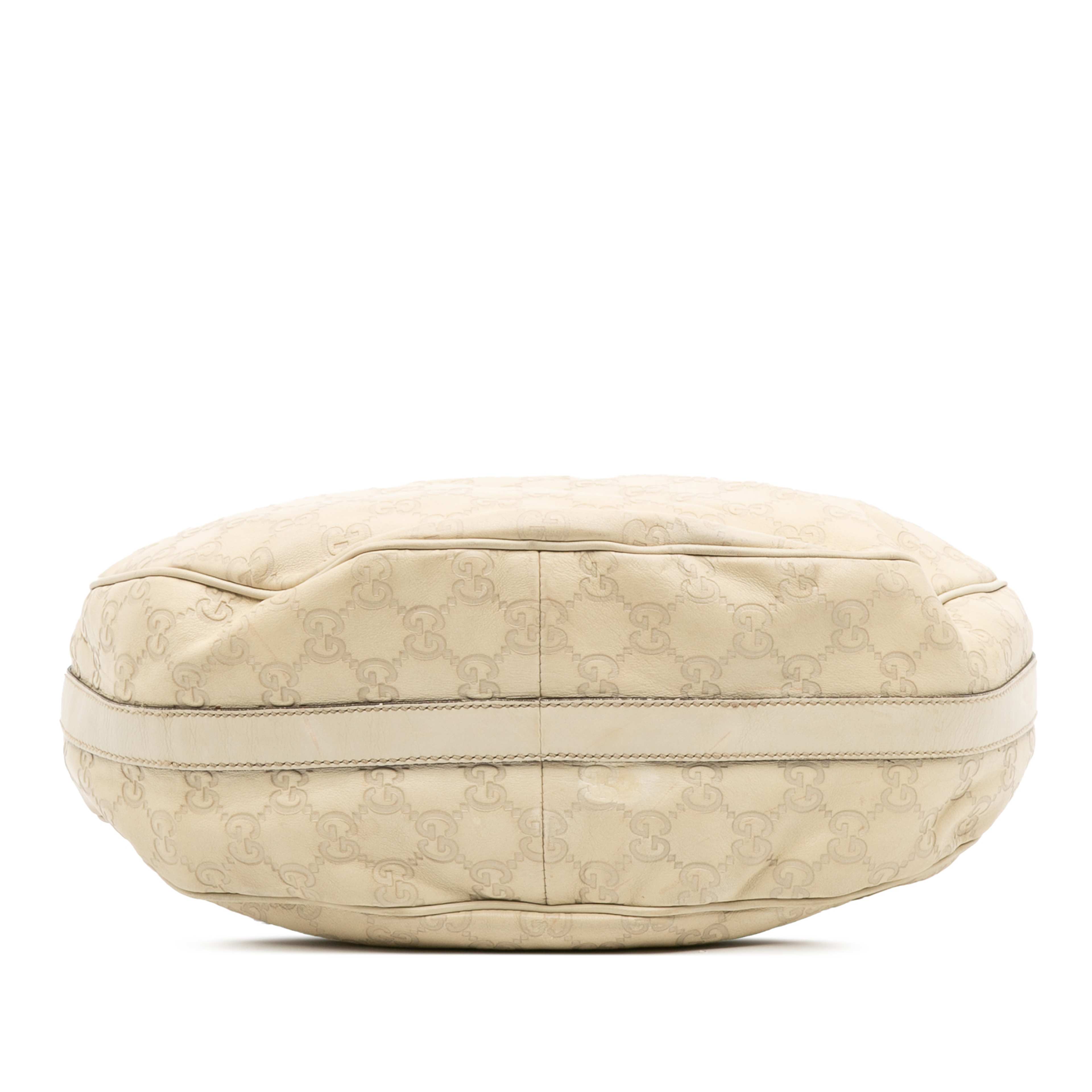Gucci Medium Guccissima Twins Hobo, från Luxclusif, i färgen light beige.