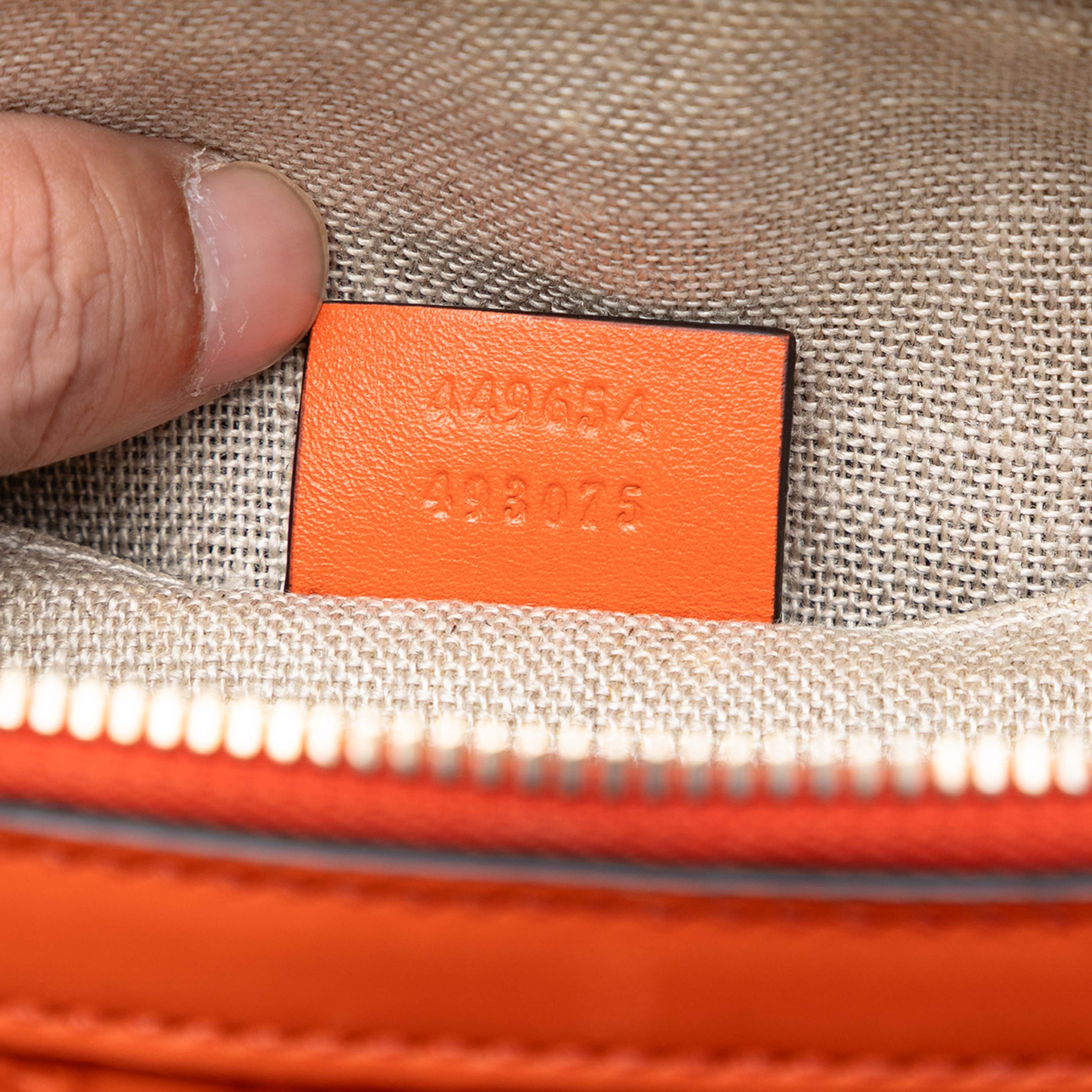 Gucci Mini Microguccissima Dome Satchel, från Luxclusif, i färgen orange. Klicka för att öppna bilden i stort format