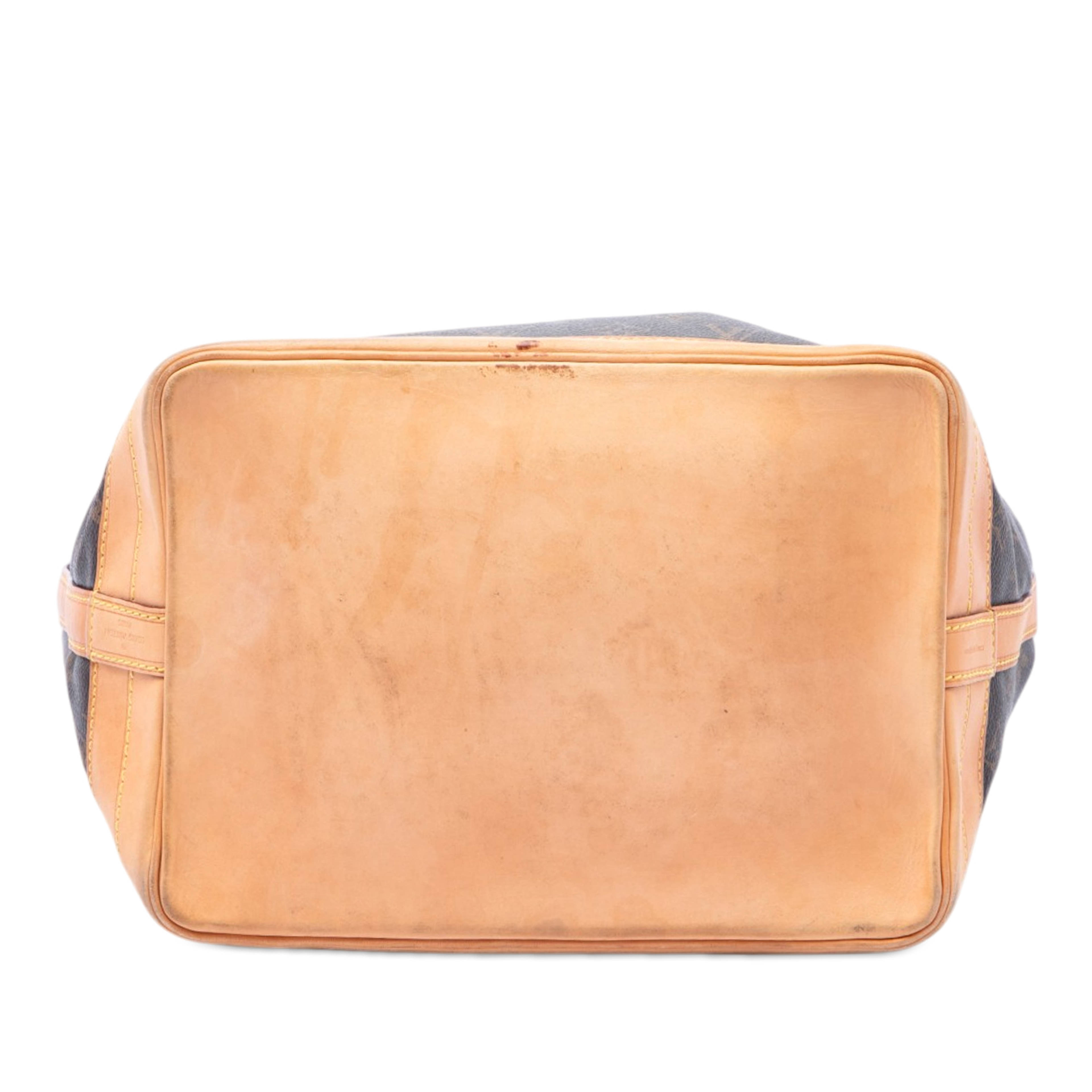 Louis Vuitton Monogram Noe Gm, från Luxclusif, i färgen brun. Klicka för att öppna bilden i stort format