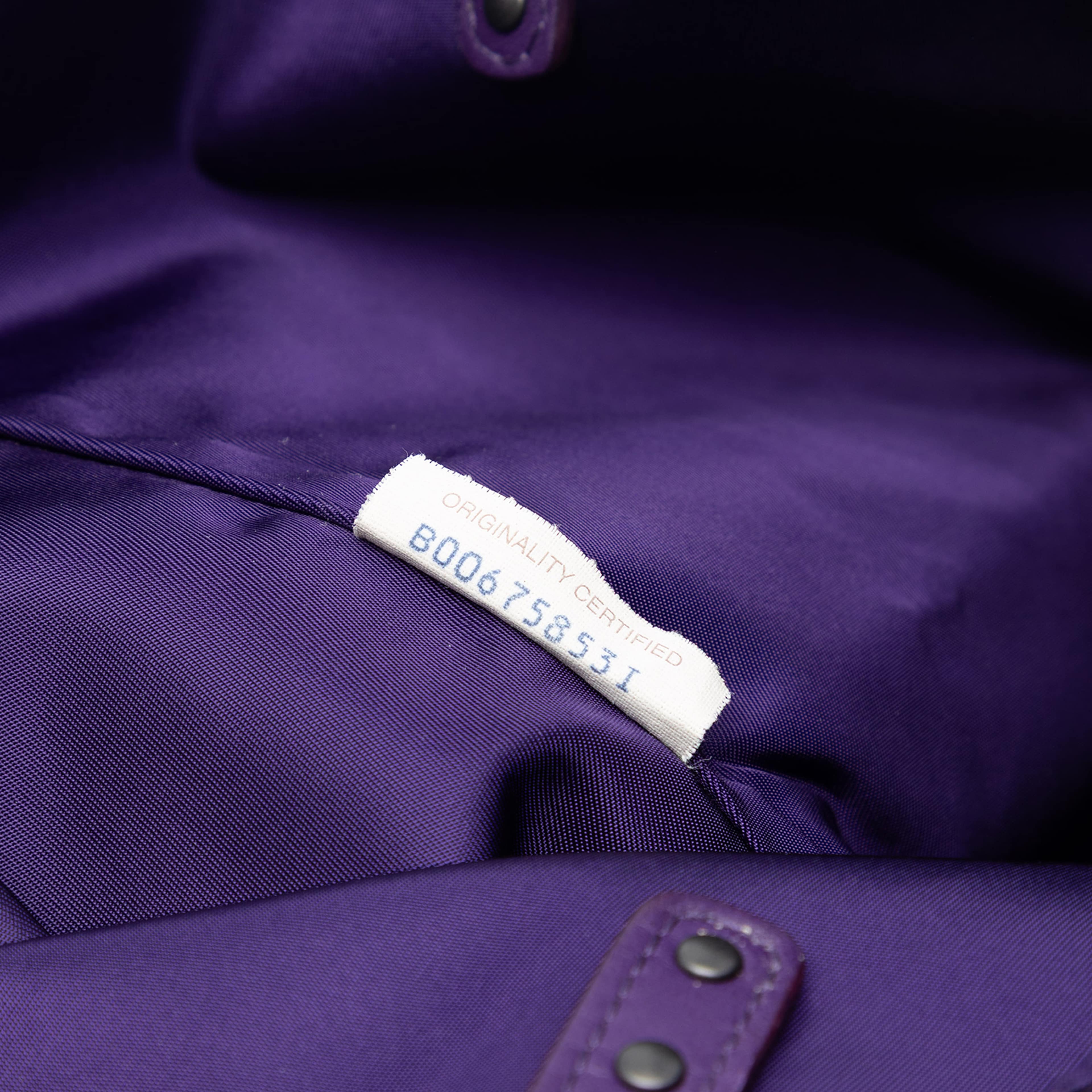 Bottega Veneta Nylon Intrecciolusion Vertical Tote, från Luxclusif, i färgen purple. Klicka för att öppna bilden i stort format