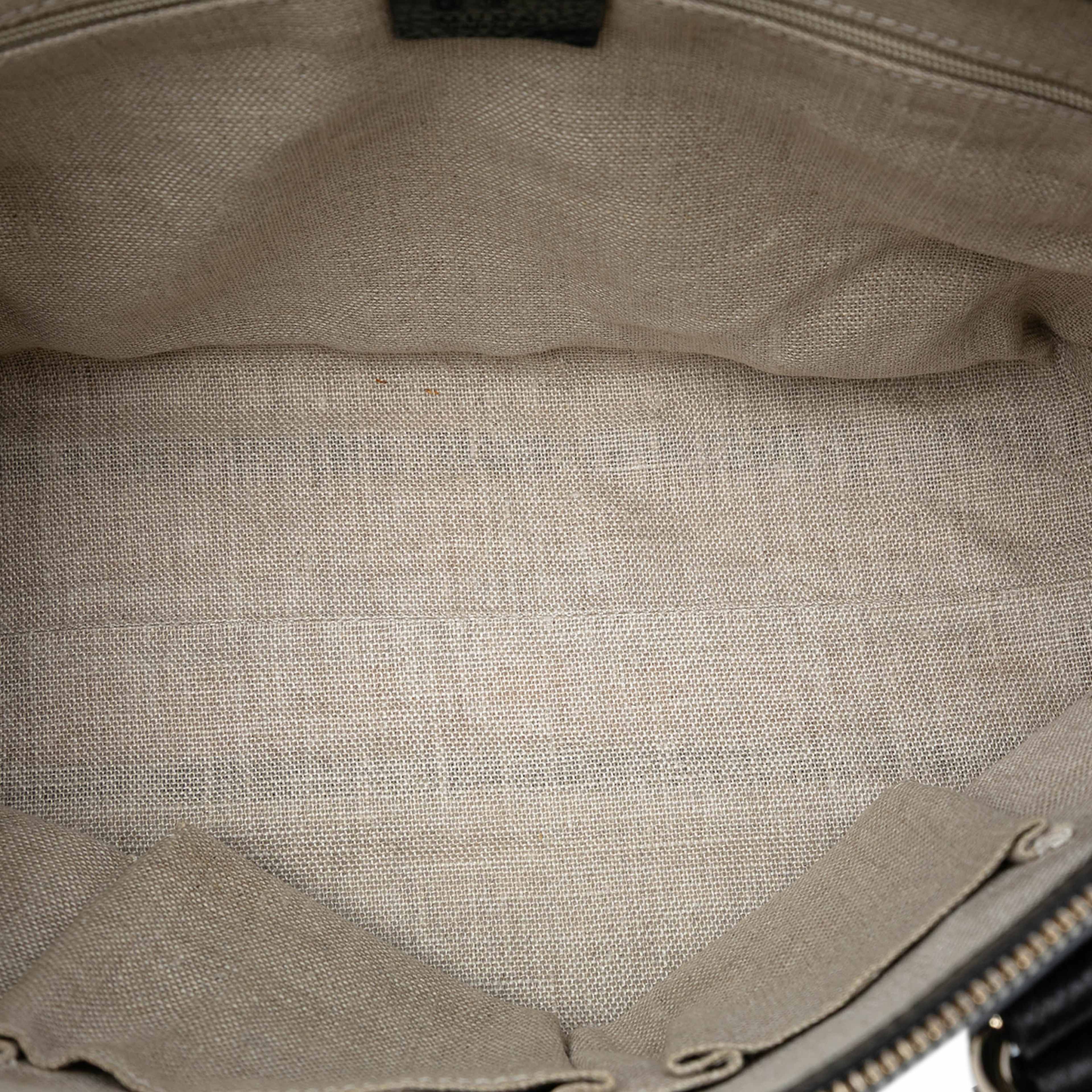 Gucci Dollar Calfskin Gg Charm Satchel, från Luxclusif, i färgen black. Klicka för att öppna bilden i stort format