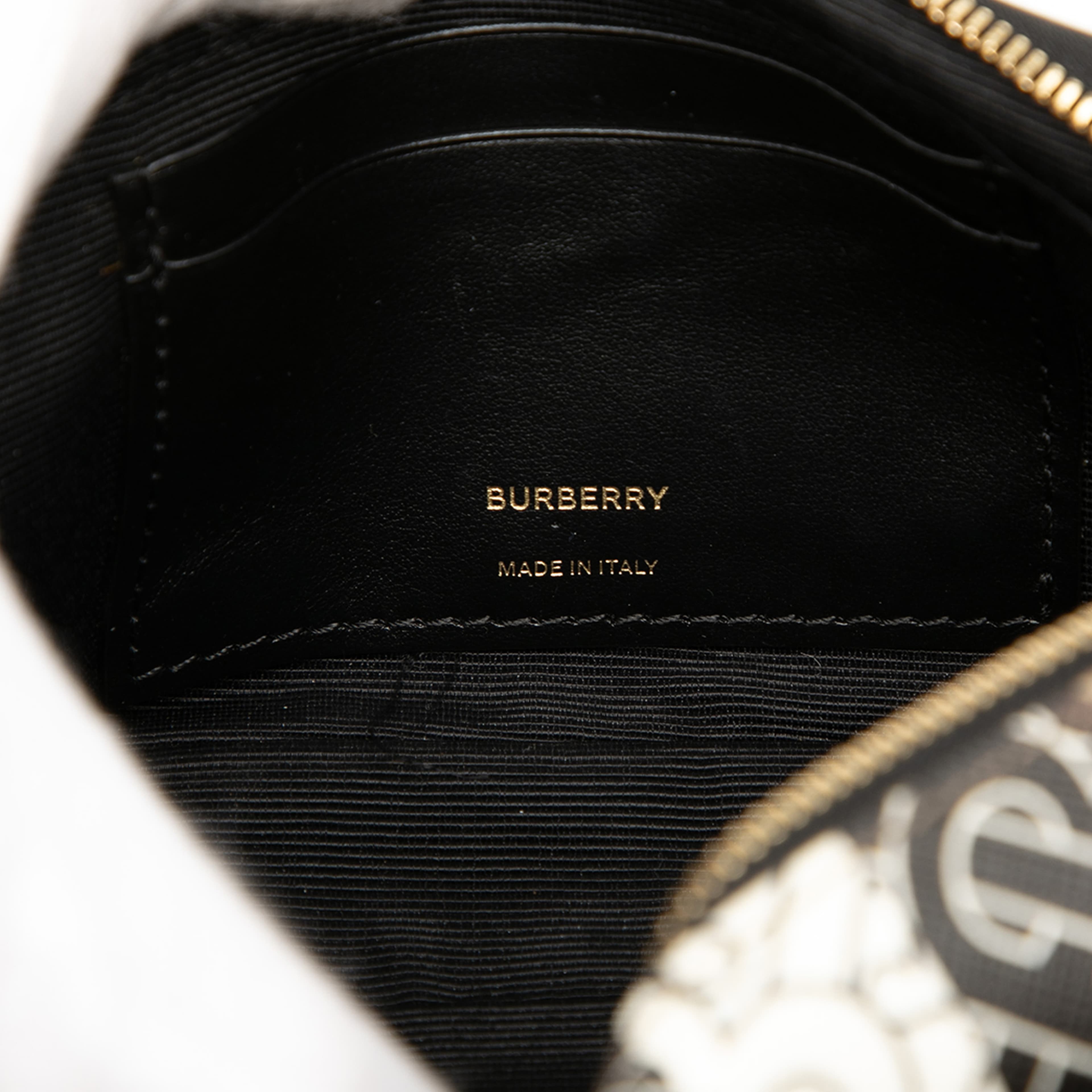 Burberry Tb Monogram E-canvas Stripe Camera Bag, från Luxclusif, i färgen brown. Klicka för att öppna bilden i stort format