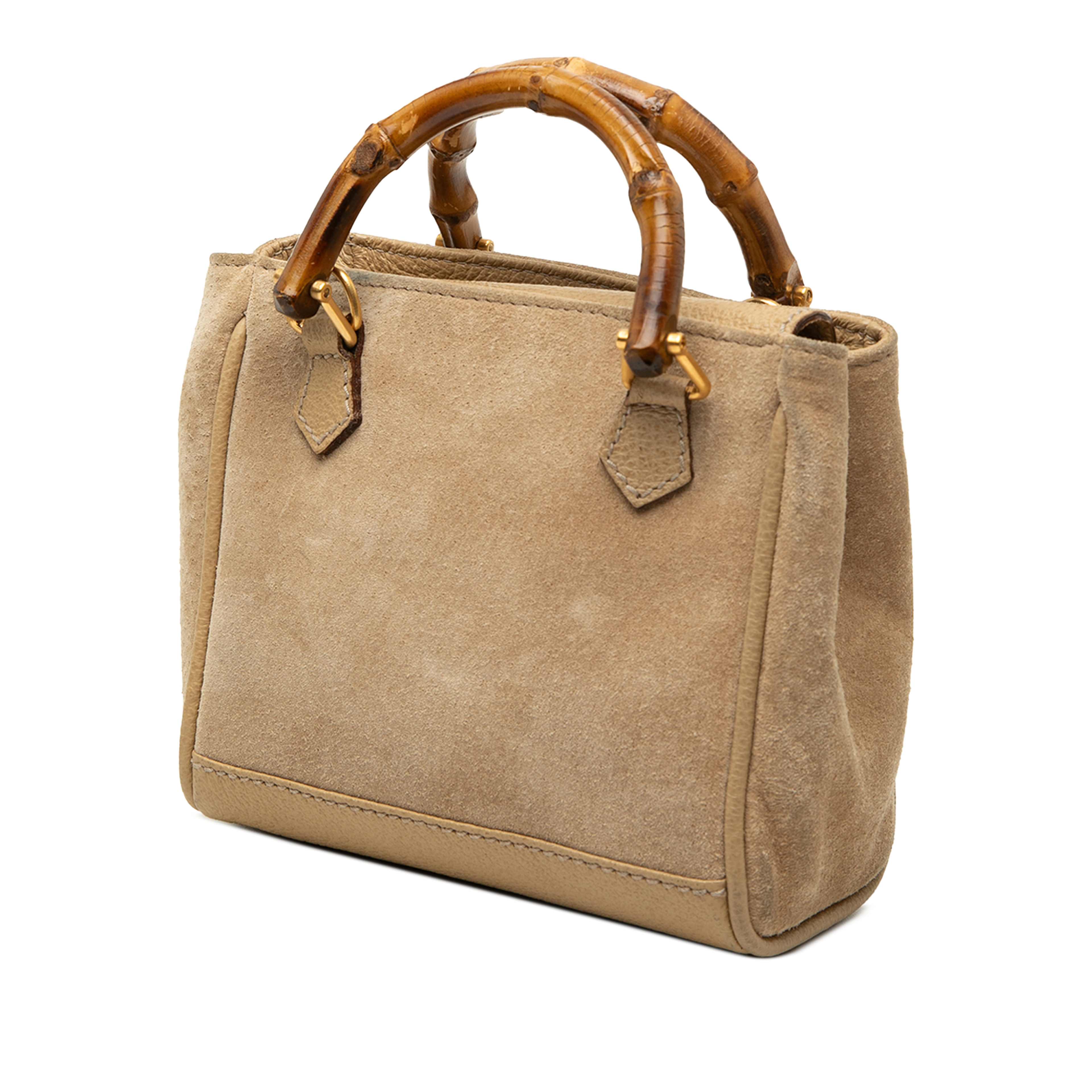 Gucci Mini Suede Bamboo Satchel, från Luxclusif, i färgen brun. Klicka för att öppna bilden i stort format