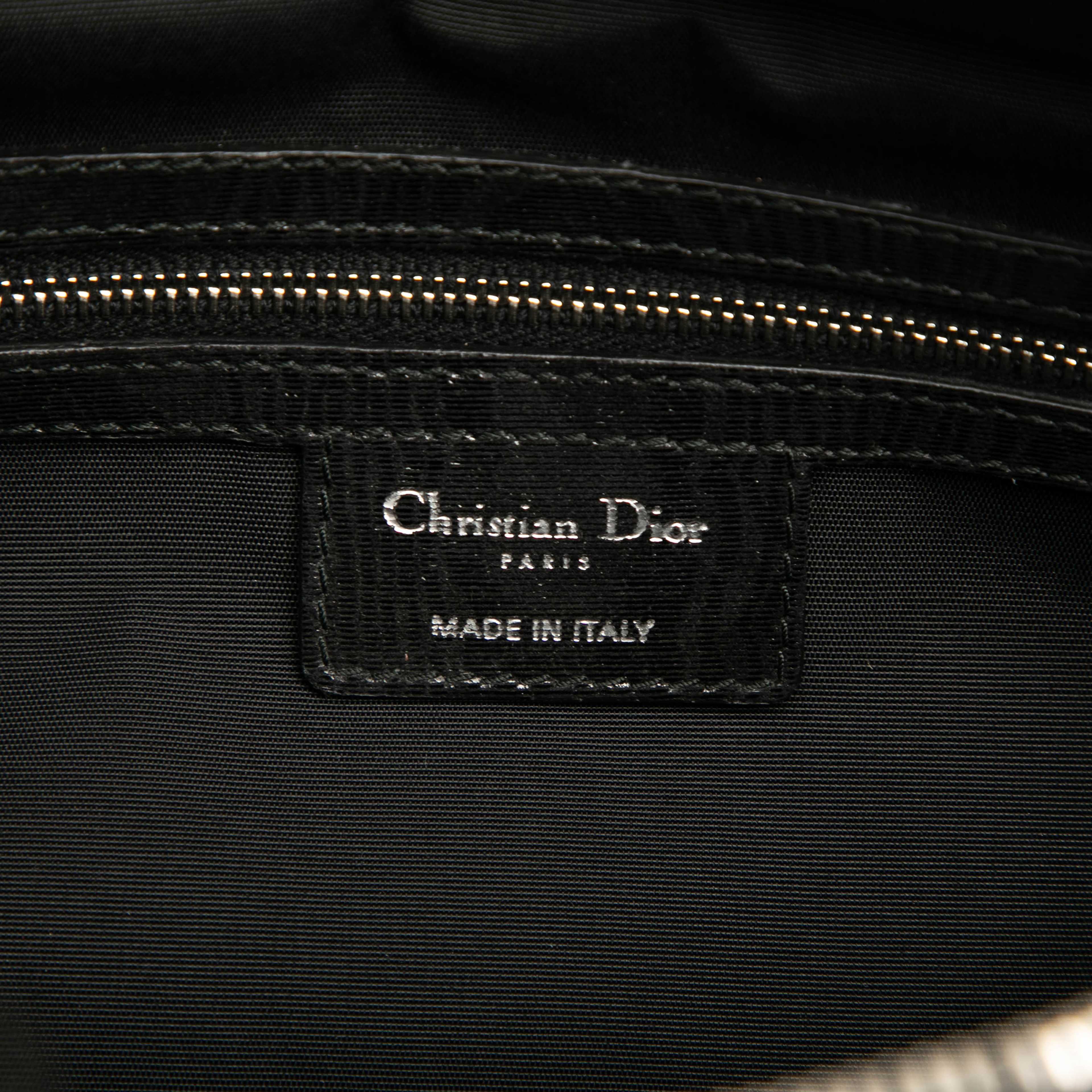 Dior Large Iridescent Fabric Cannage Lady Dior, från Luxclusif, i färgen black. Klicka för att öppna bilden i stort format