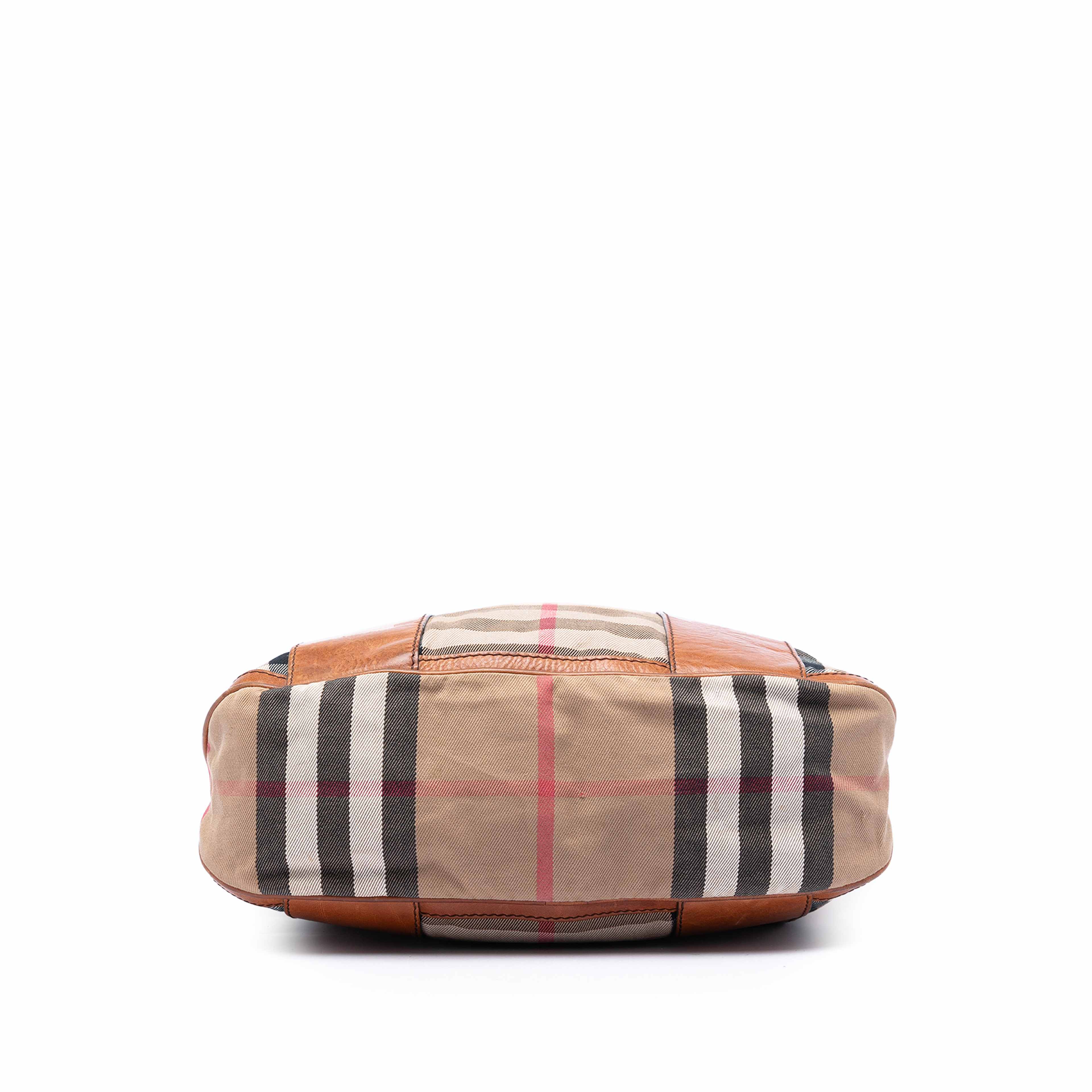 Burberry House Check Canvas Bonington Satchel, från Luxclusif, i färgen beige. Klicka för att öppna bilden i stort format