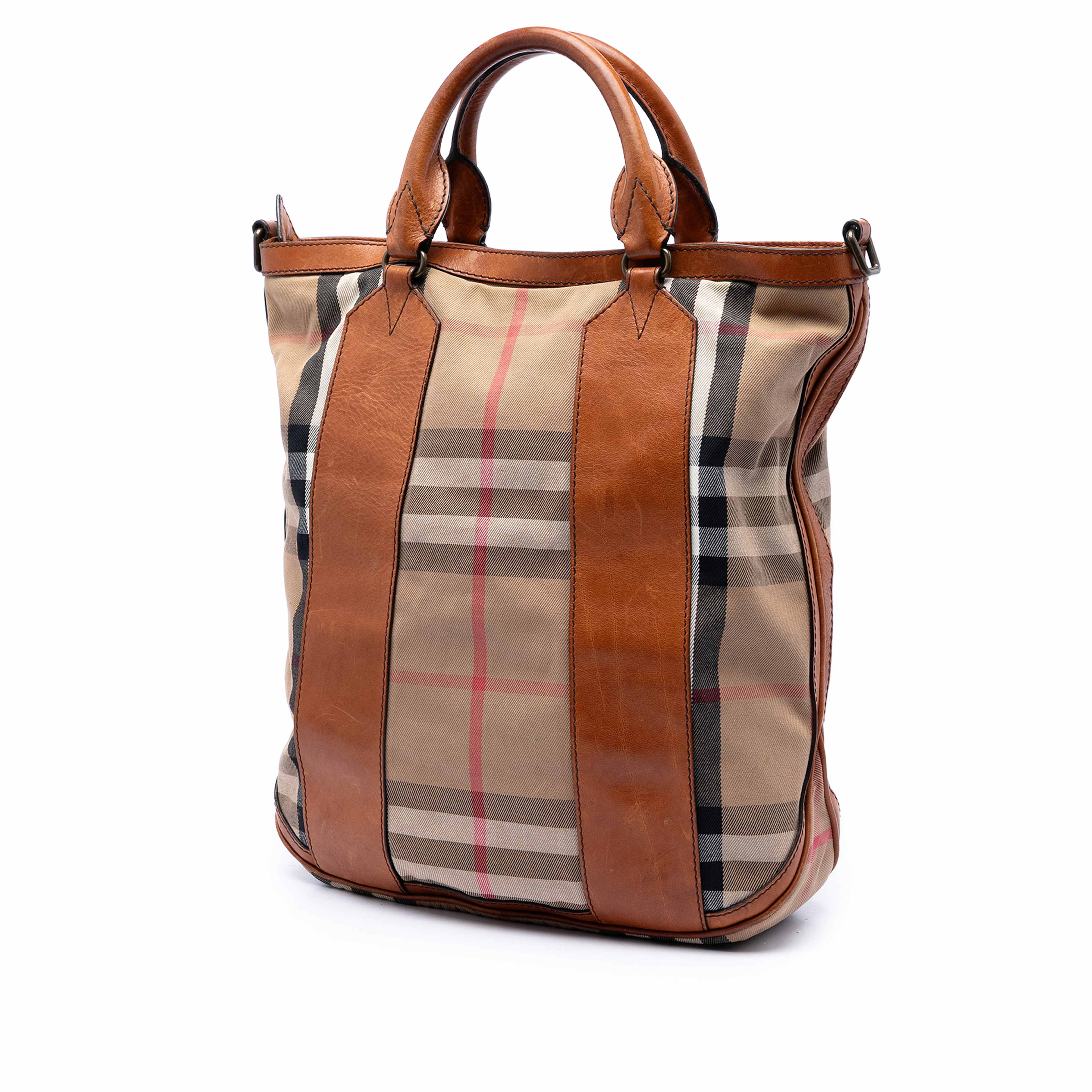 Burberry House Check Canvas Bonington Satchel, från Luxclusif, i färgen beige. Klicka för att öppna bilden i stort format