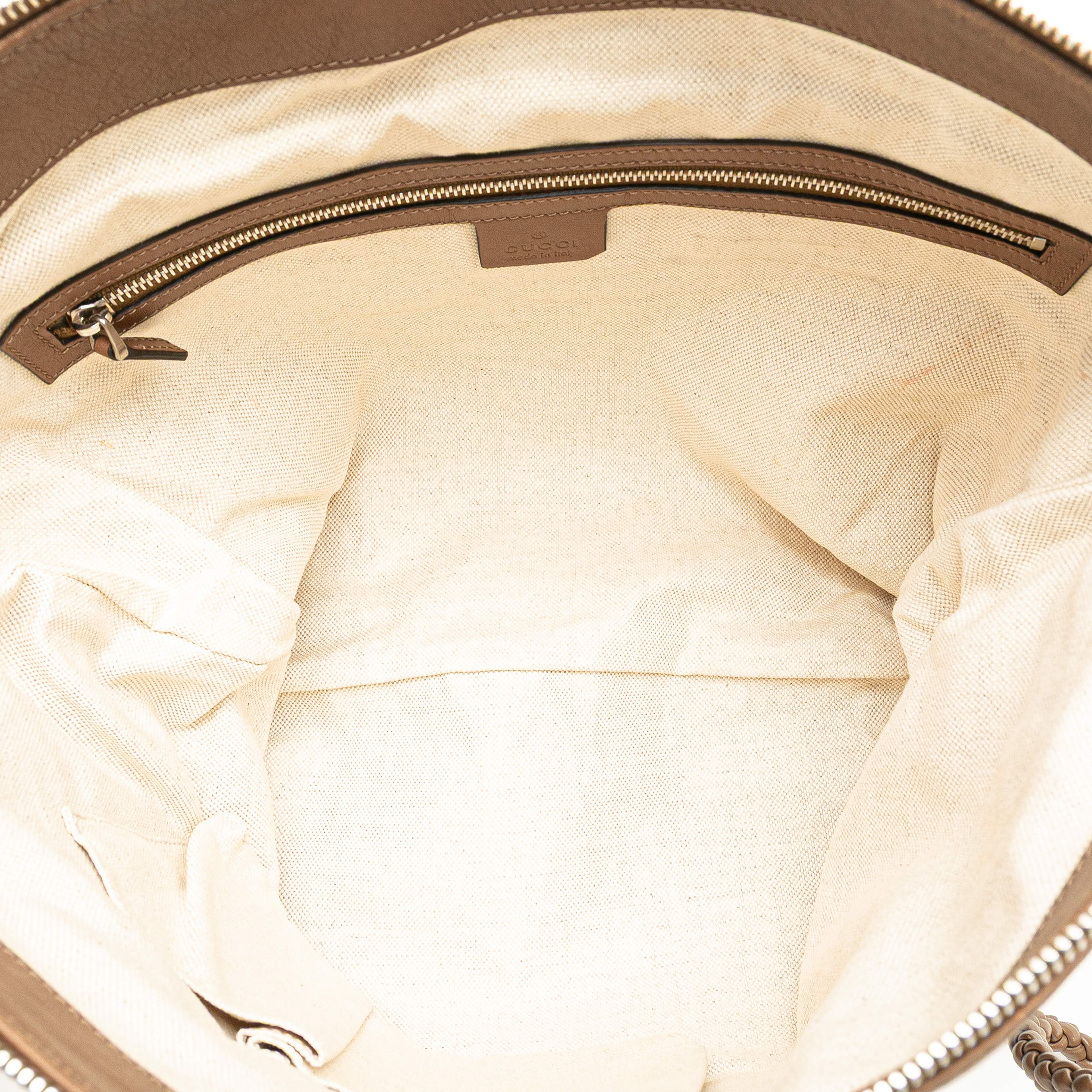 Gucci Medium Leather Interlocking G Braided Strap Crossbody, från Luxclusif, i färgen brown.