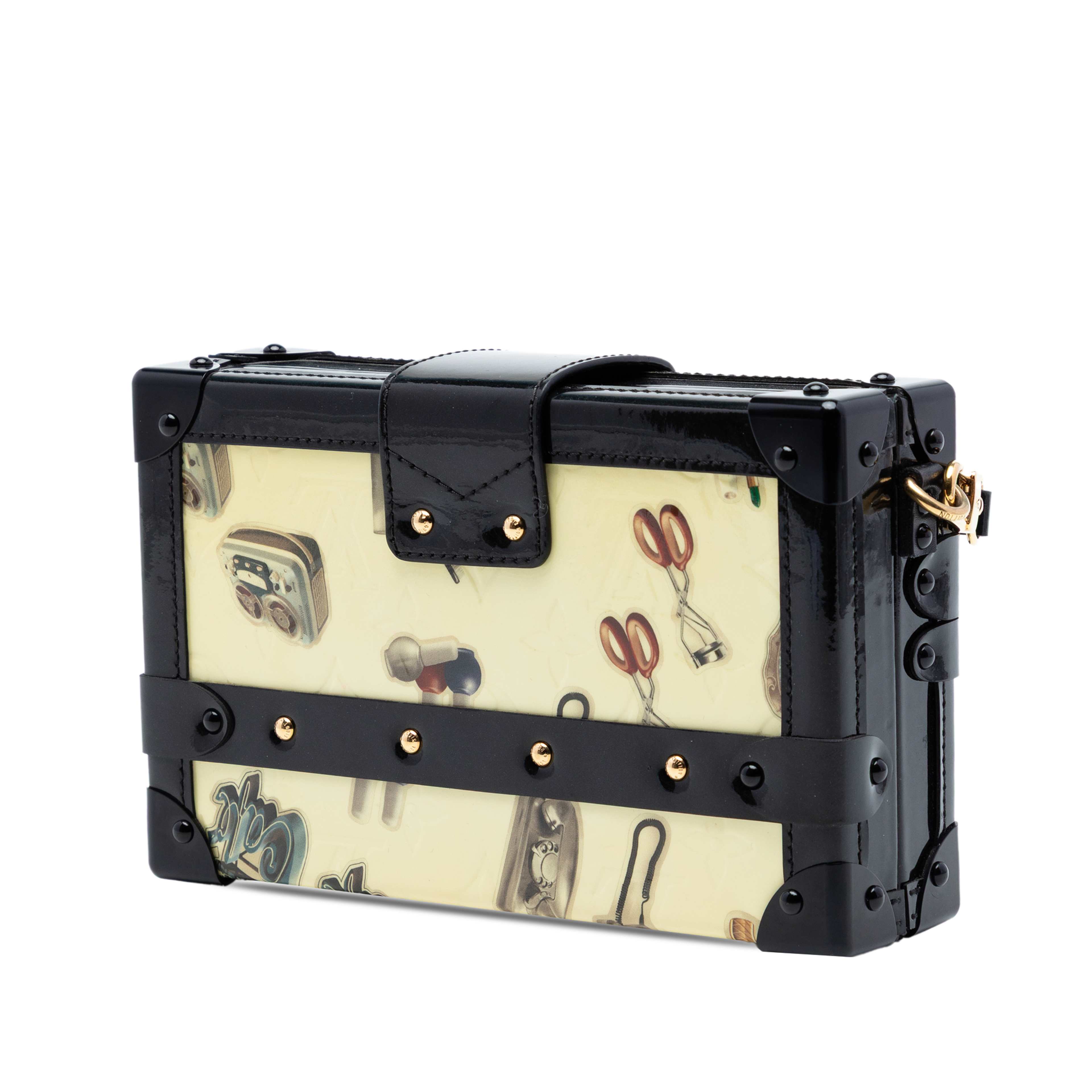 Louis Vuitton Monogram Vernis Stickers Petite Malle, från Luxclusif, i färgen beige. Klicka för att öppna bilden i stort format